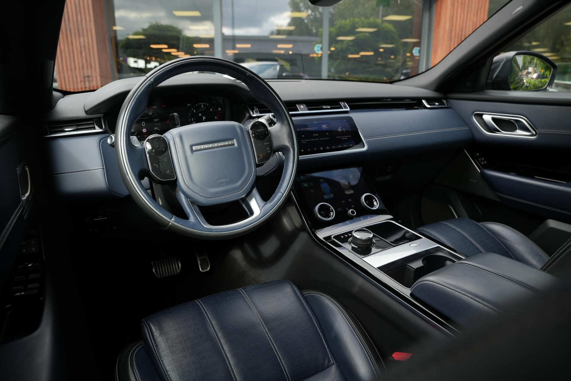 Land Rover Range Rover Velar 3.0 D300 AWD R-Dynamic HSE 2019 Exterior Paint - Santorini Black (1AG) 2