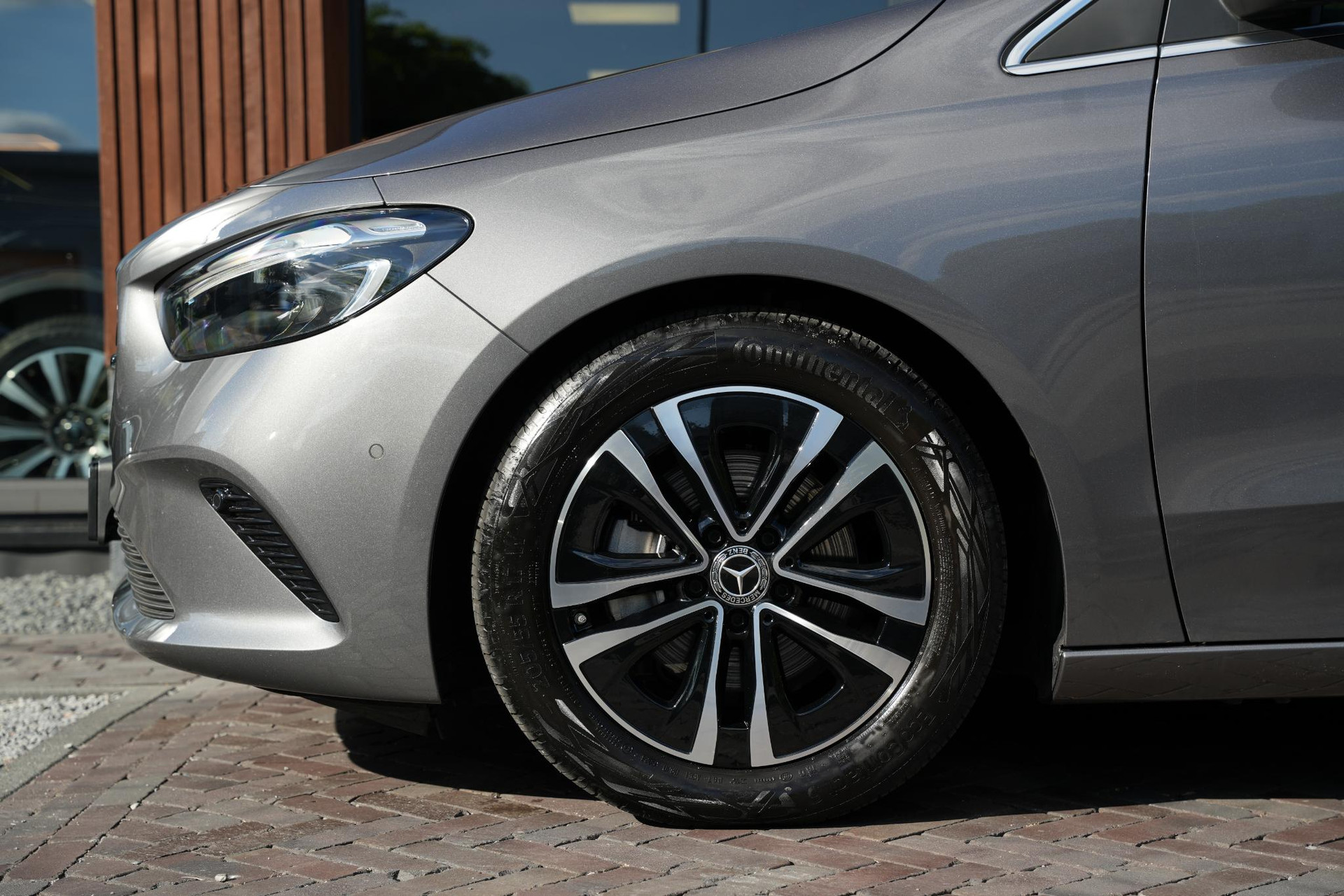 Mercedes-Benz B-Klasse 180 Progressive Line Advanced 2026 Mountain gray - metallic finish (787U) 10