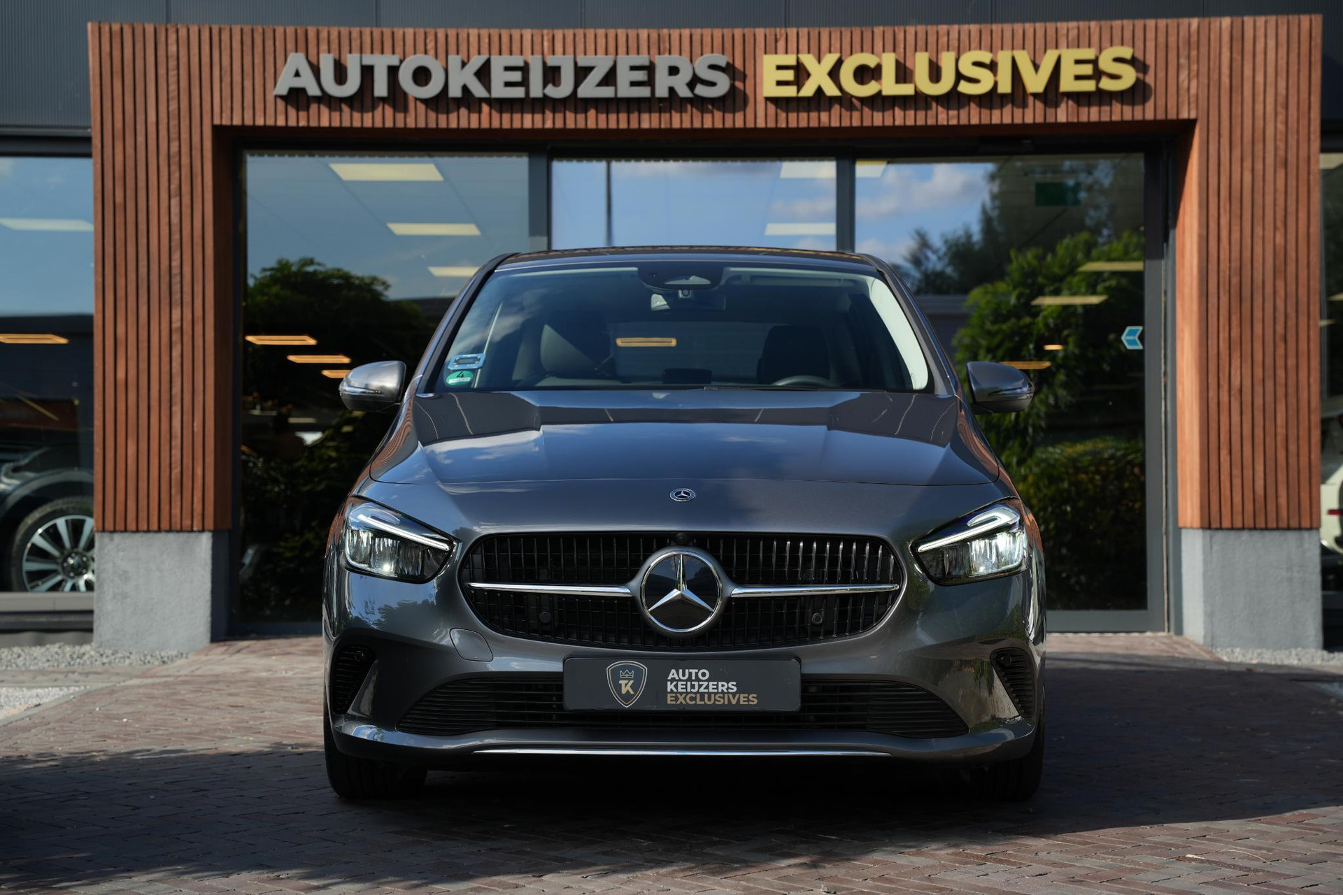 Mercedes-Benz B-Klasse 180 Progressive Line Advanced 2026 Mountain gray - metallic finish (787U) 3