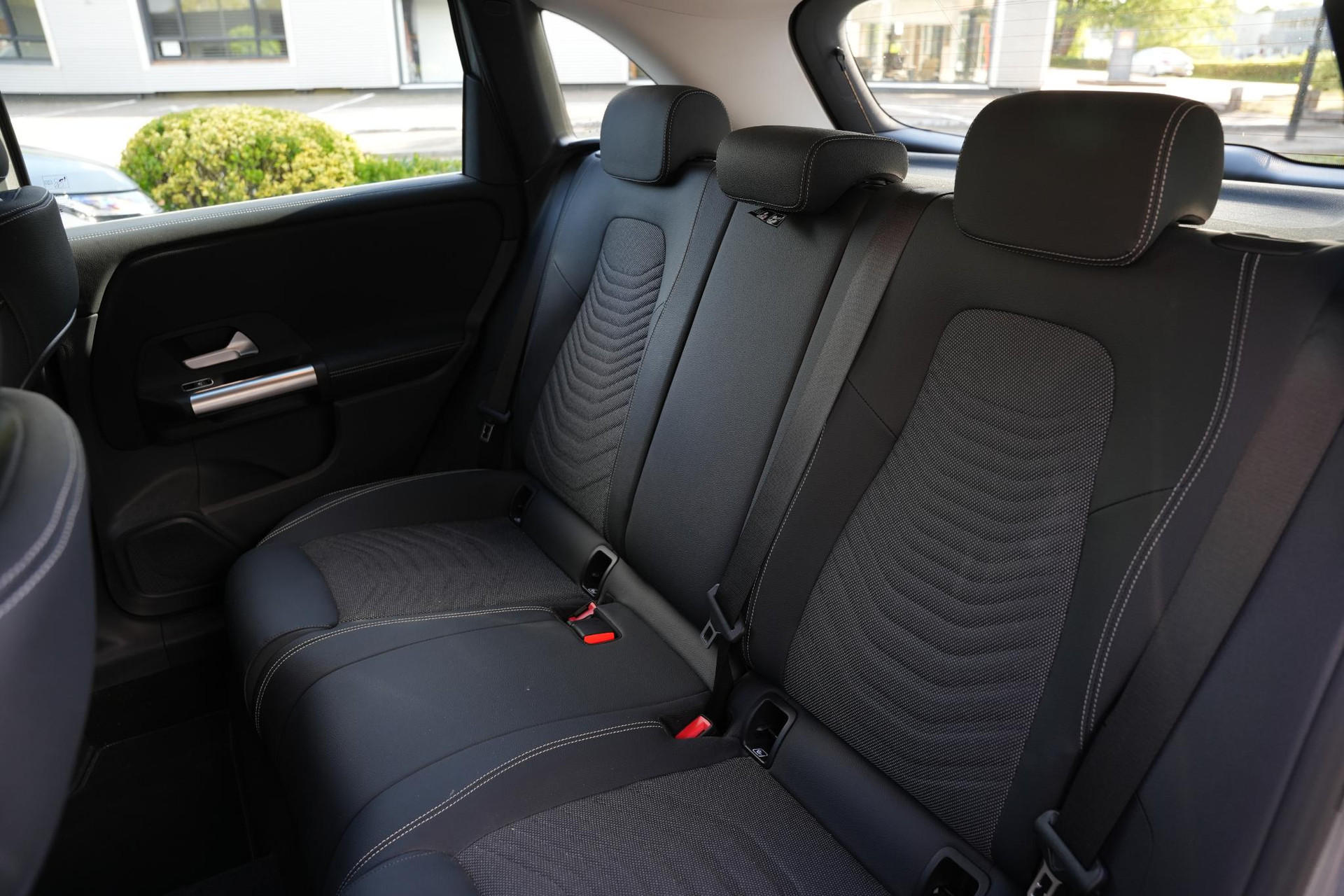 Mercedes-Benz B-Klasse 180 Progressive Line Advanced 2026 Mountain gray - metallic finish (787U) 6