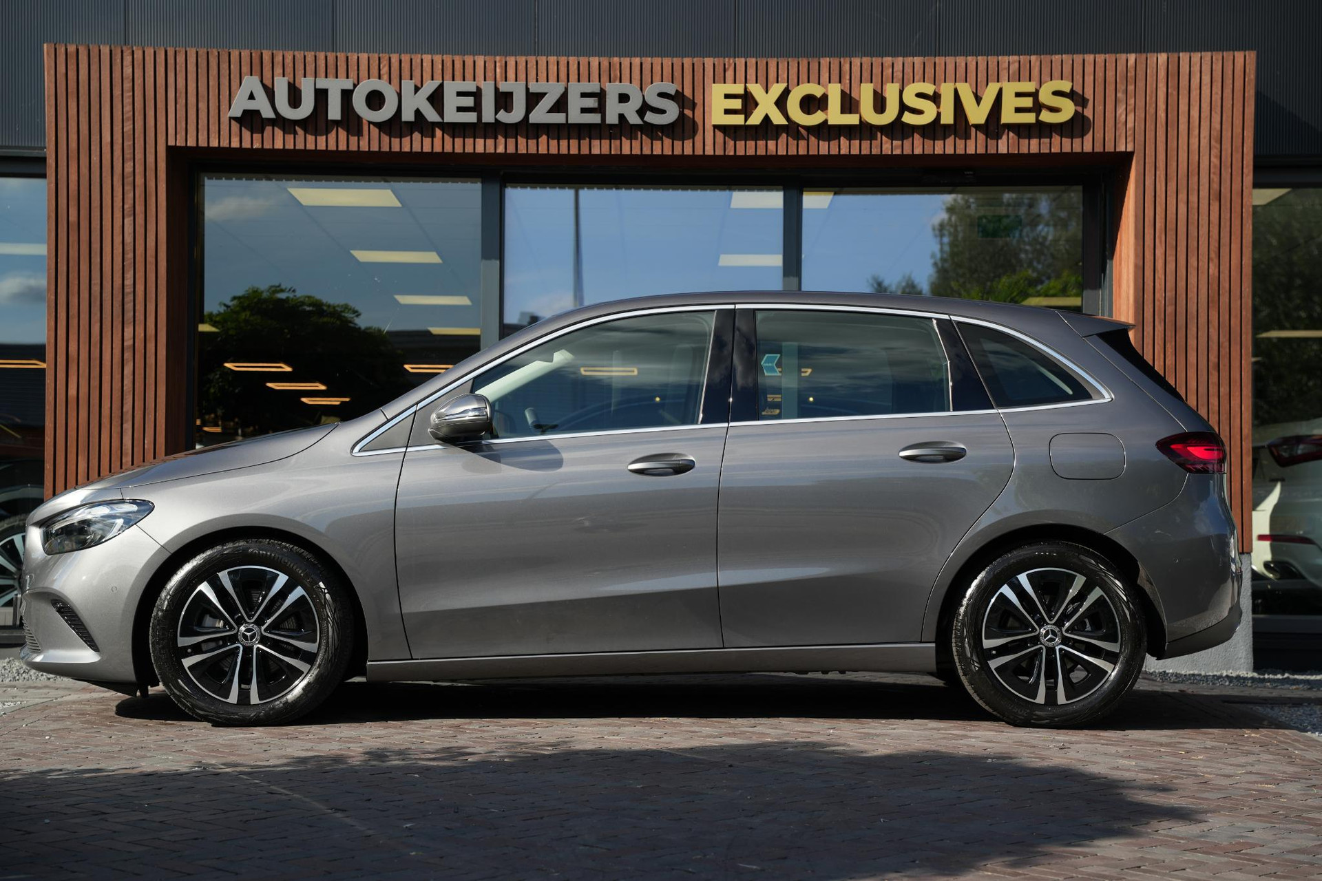 Mercedes-Benz B-Klasse 180 Progressive Line Advanced 2026 Mountain gray - metallic finish (787U) 7