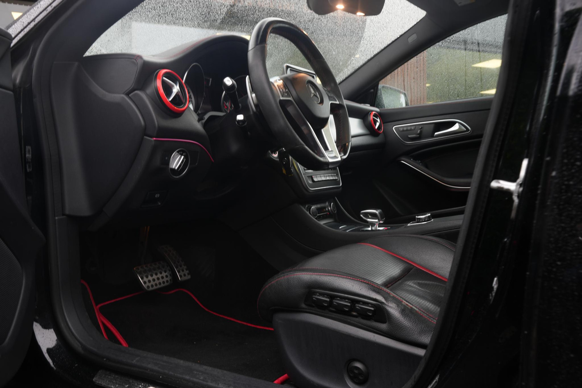 Mercedes-Benz CLA-Klasse AMG 45 4MATIC 2013 KOSMOSBLACK - MET. (191U) 21