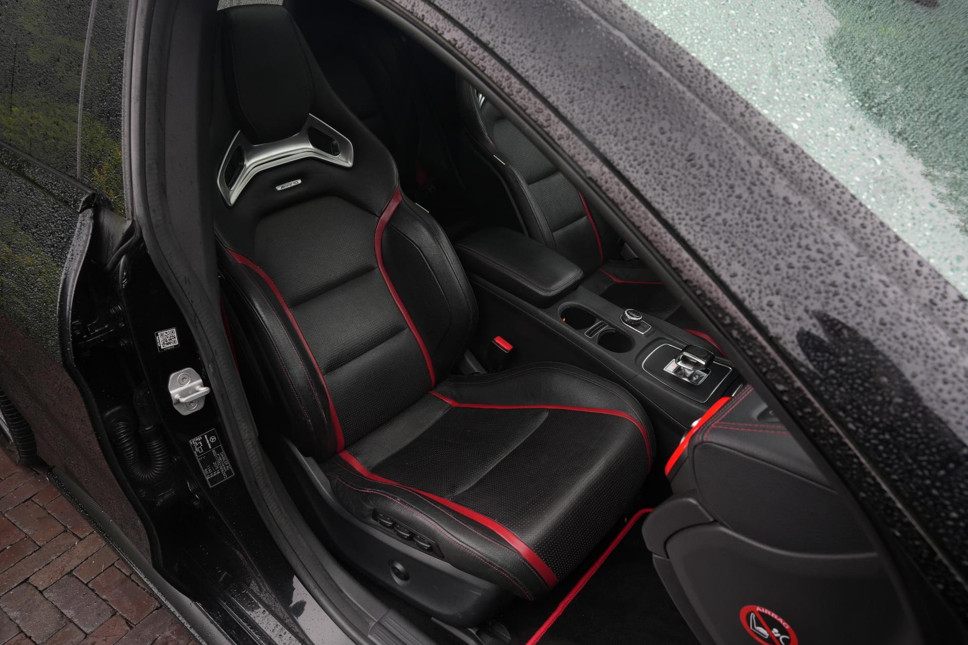 Mercedes-Benz CLA-Klasse AMG 45 4MATIC 2013 KOSMOSBLACK - MET. (191U) 25