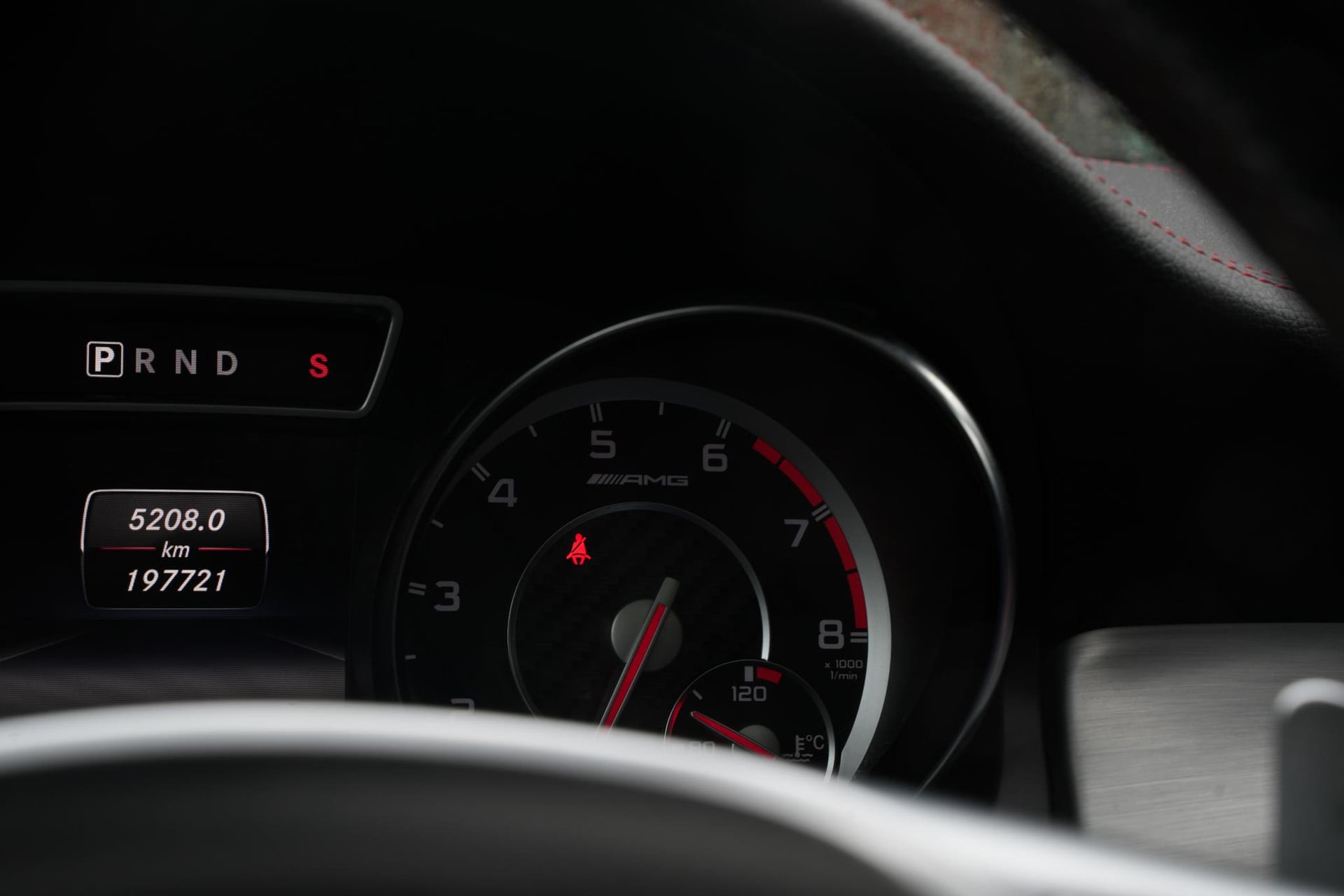 Mercedes-Benz CLA-Klasse AMG 45 4MATIC 2013 KOSMOSBLACK - MET. (191U) 27