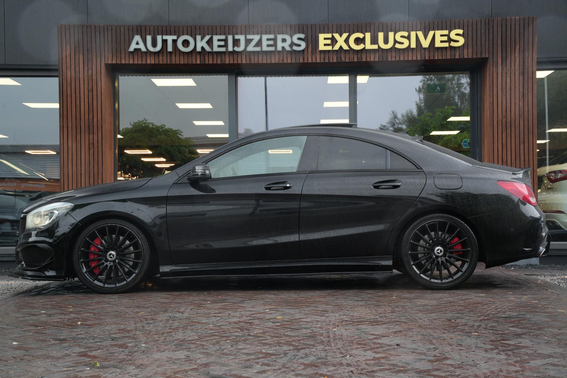 Mercedes-Benz CLA-Klasse AMG 45 4MATIC 2013 KOSMOSBLACK - MET. (191U) 5