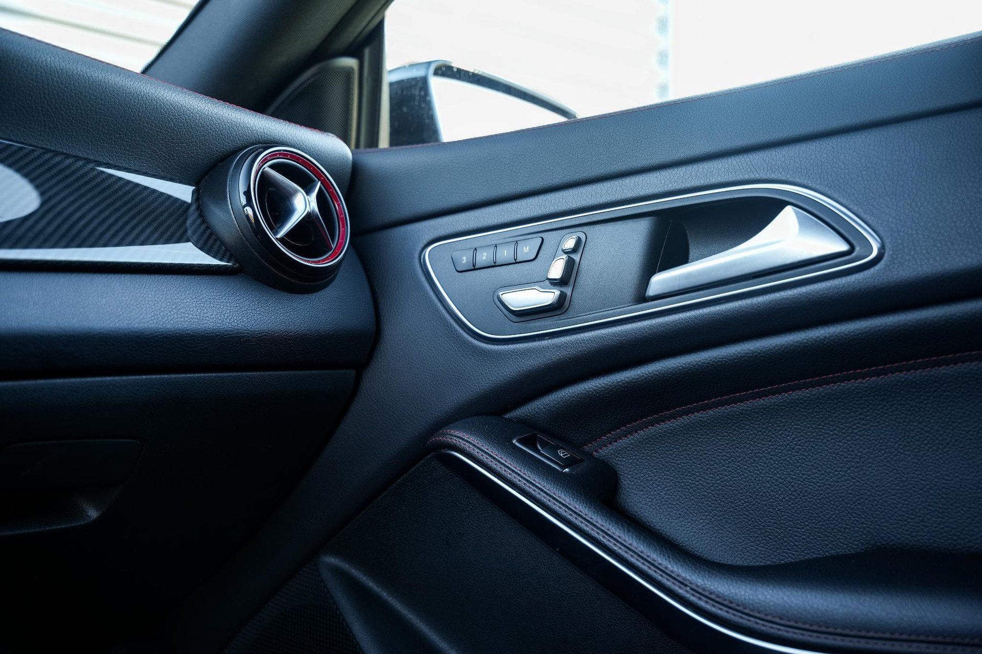 Mercedes-Benz CLA-Klasse AMG 45 4MATIC Ambition 2017  24