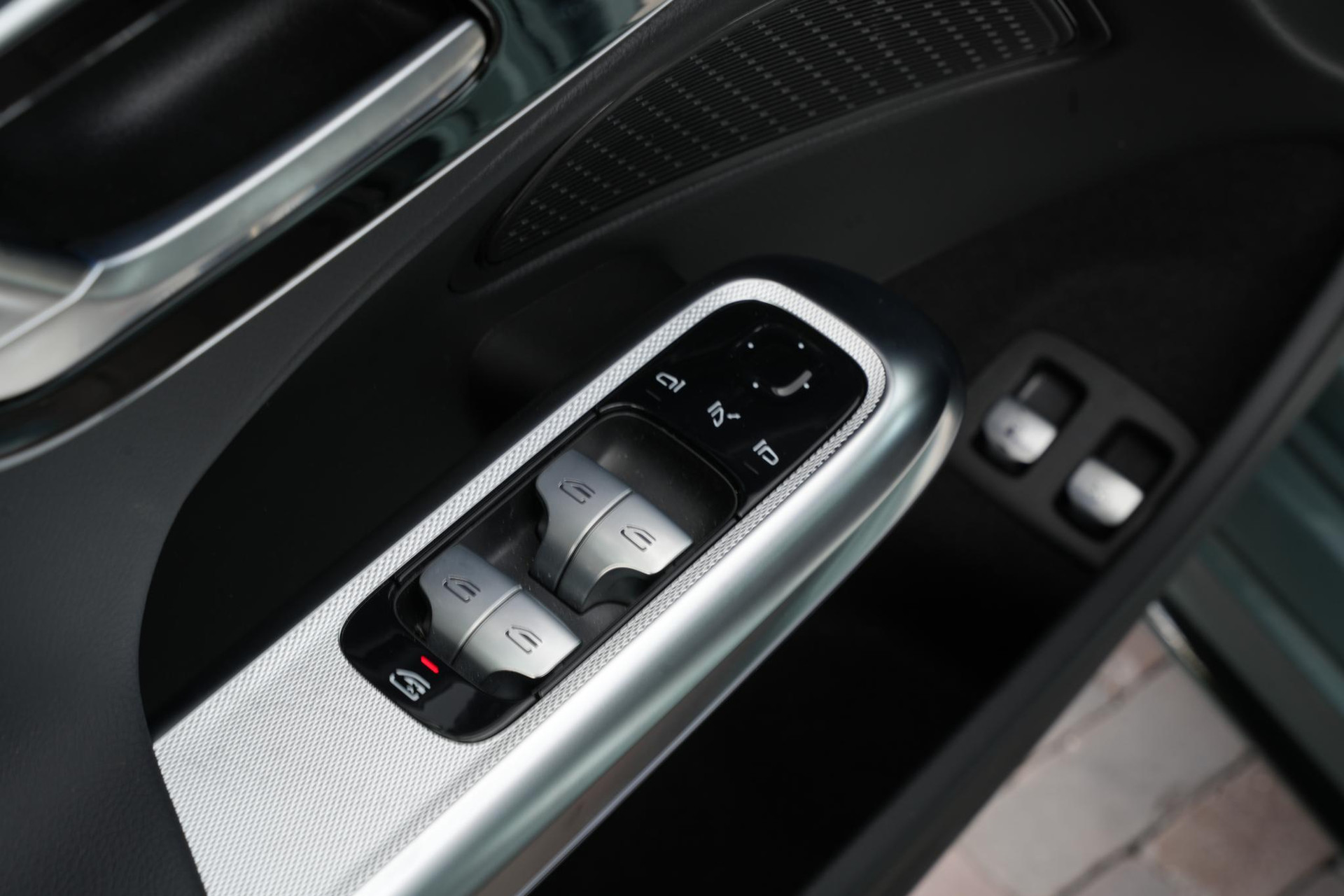 Mercedes-Benz E-Klasse 300 e Business Solution AMG 2026 Verde silver (188U) 27