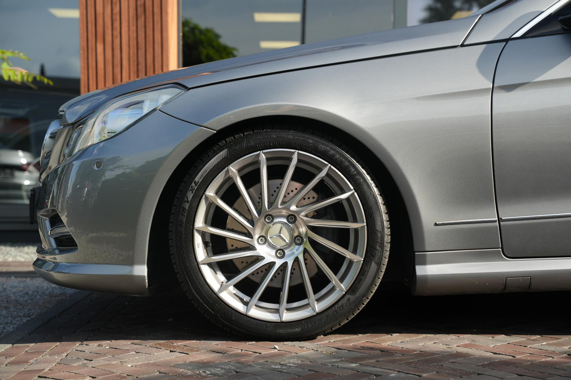 Mercedes-Benz E-Klasse Cabrio 200 CGI Elegance 2013 PALLADIUM SILVER METALLIC PAINT (792U) 10