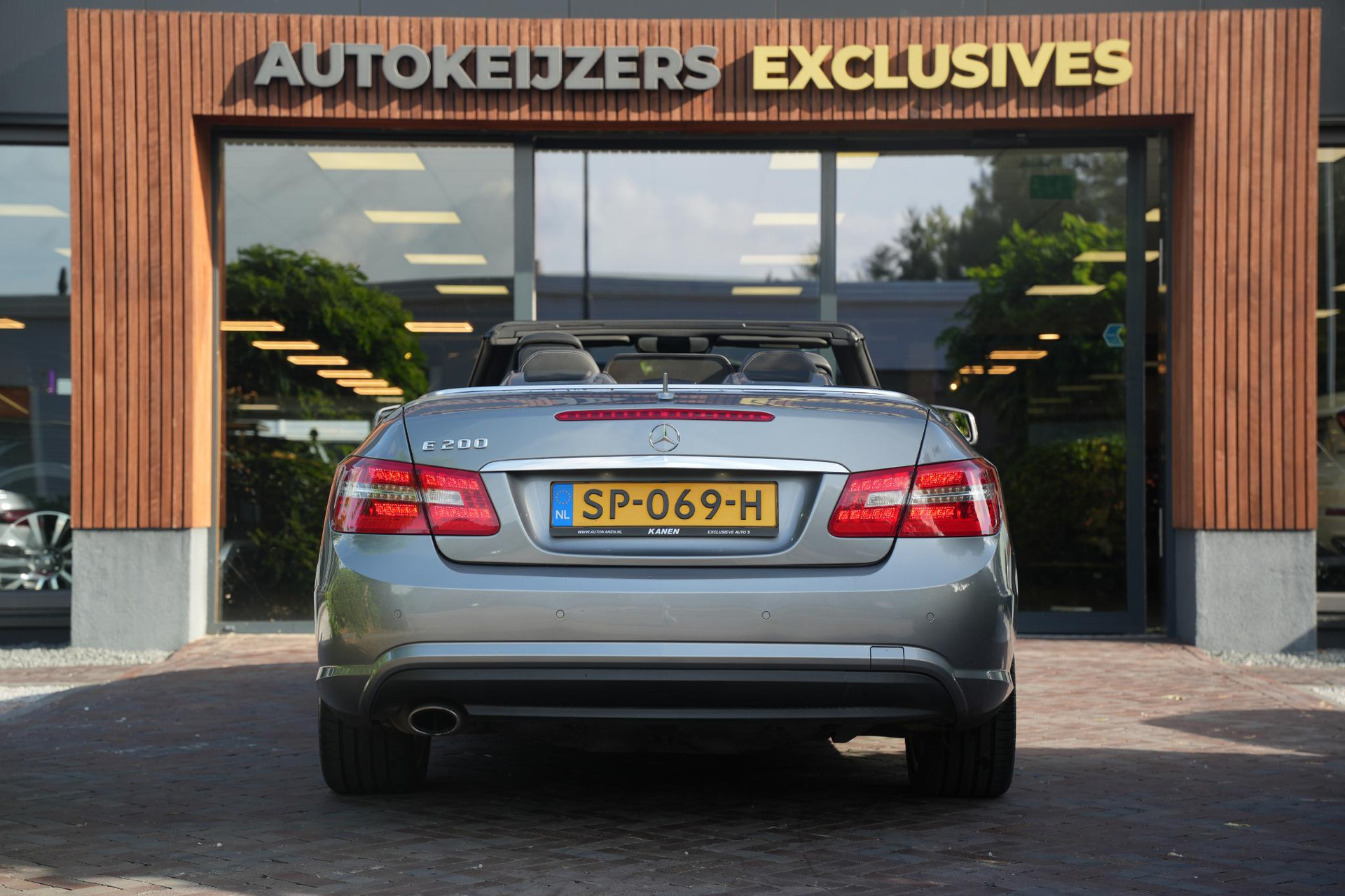 Mercedes-Benz E-Klasse Cabrio 200 CGI Elegance 2013 PALLADIUM SILVER METALLIC PAINT (792U) 13