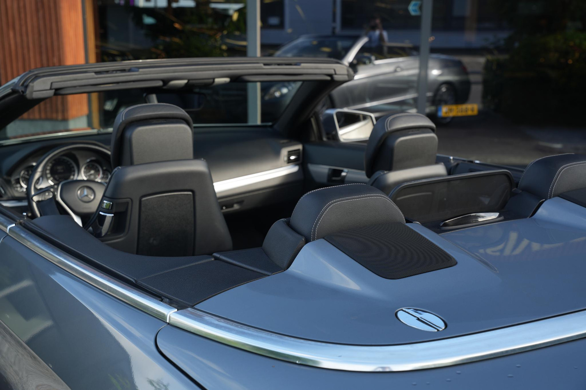 Mercedes-Benz E-Klasse Cabrio 200 CGI Elegance 2013 PALLADIUM SILVER METALLIC PAINT (792U) 19