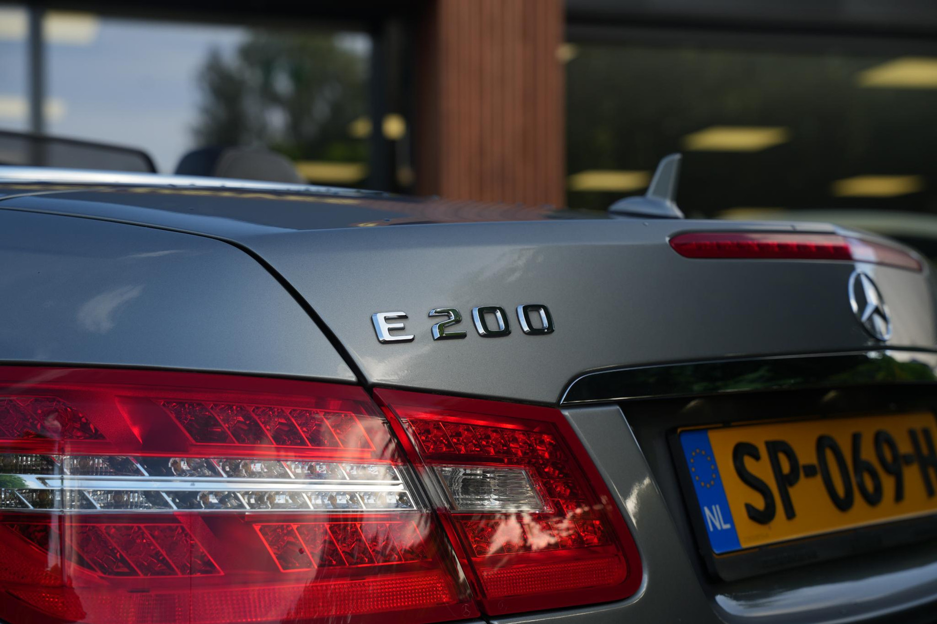 Mercedes-Benz E-Klasse Cabrio 200 CGI Elegance 2013 PALLADIUM SILVER METALLIC PAINT (792U) 22