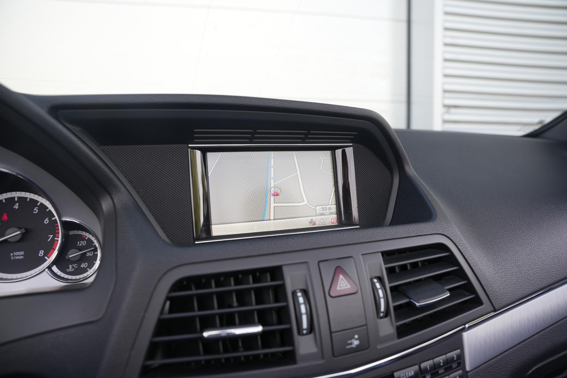 Mercedes-Benz E-Klasse Cabrio 200 CGI Elegance 2013 PALLADIUM SILVER METALLIC PAINT (792U) 23
