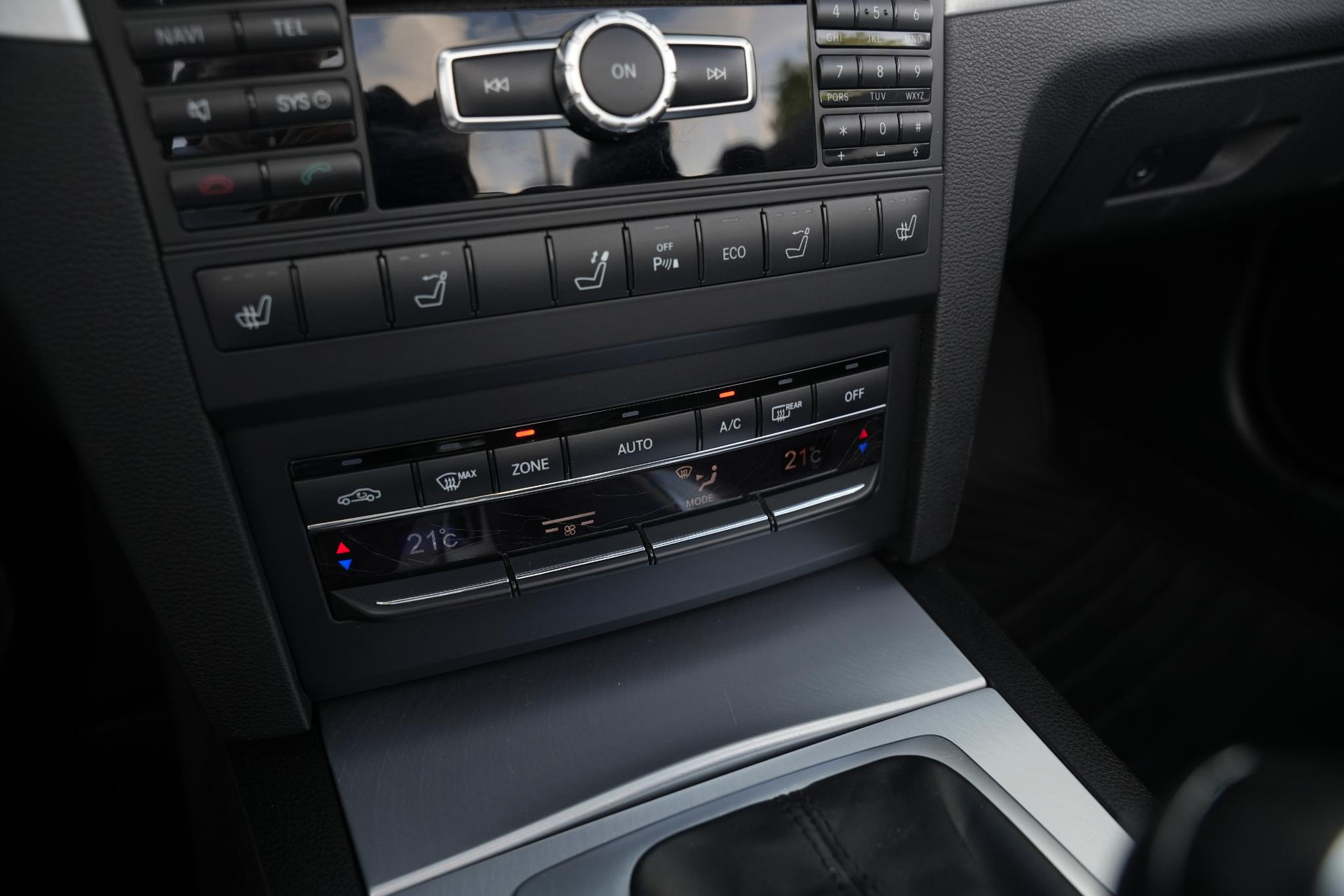 Mercedes-Benz E-Klasse Cabrio 200 CGI Elegance 2013 PALLADIUM SILVER METALLIC PAINT (792U) 27