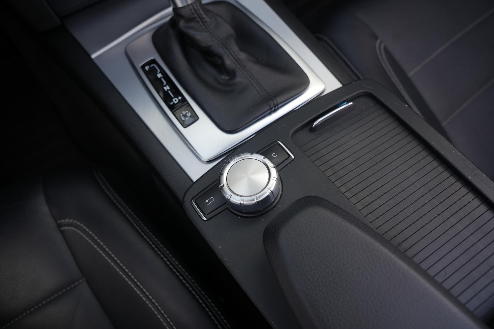 Mercedes-Benz E-Klasse Cabrio 200 CGI Elegance 2013 PALLADIUM SILVER METALLIC PAINT (792U) 28