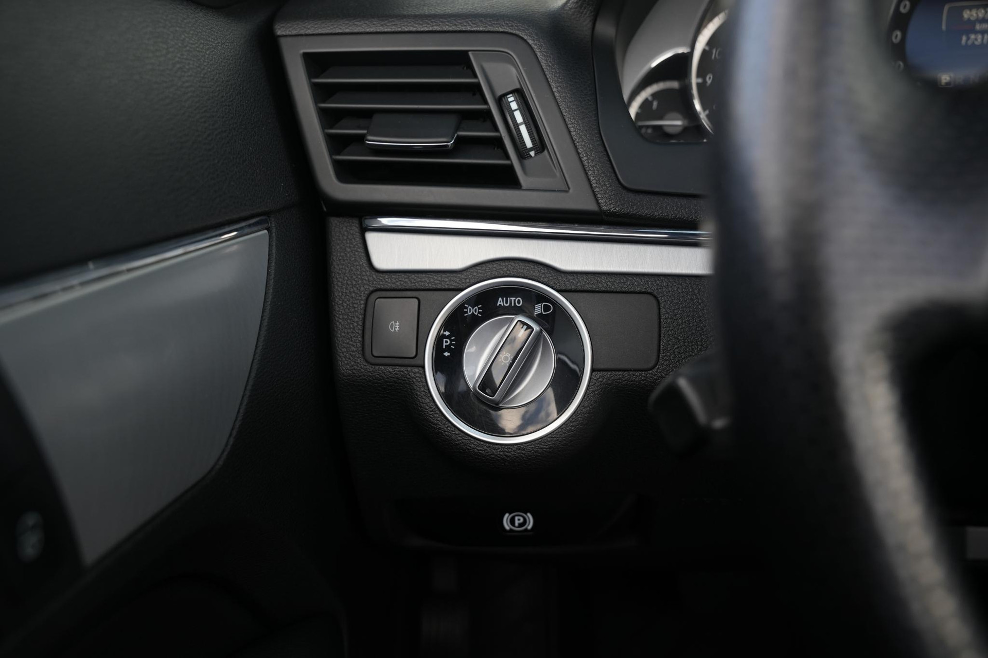Mercedes-Benz E-Klasse Cabrio 200 CGI Elegance 2013 PALLADIUM SILVER METALLIC PAINT (792U) 30