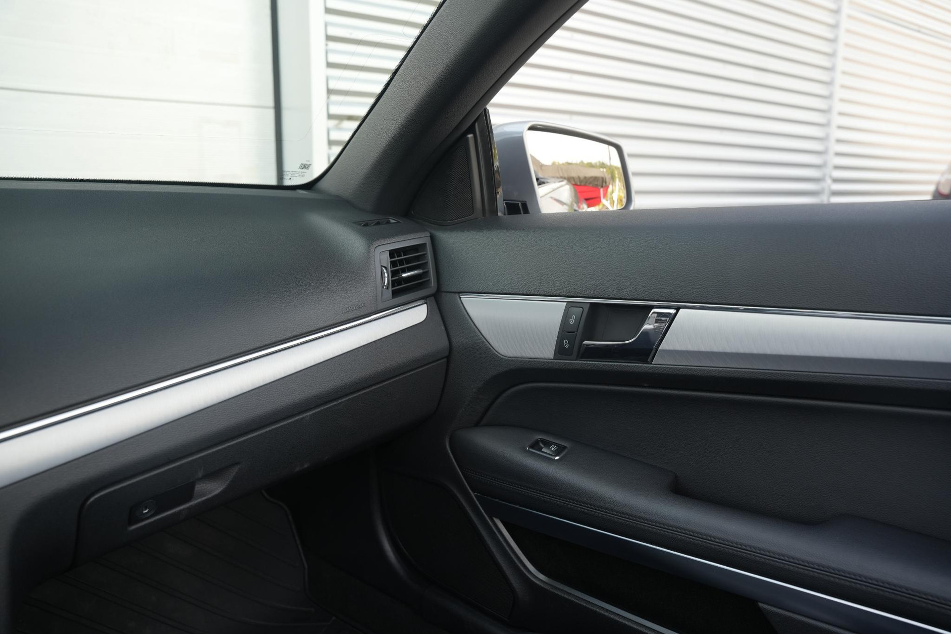 Mercedes-Benz E-Klasse Cabrio 200 CGI Elegance 2013 PALLADIUM SILVER METALLIC PAINT (792U) 35