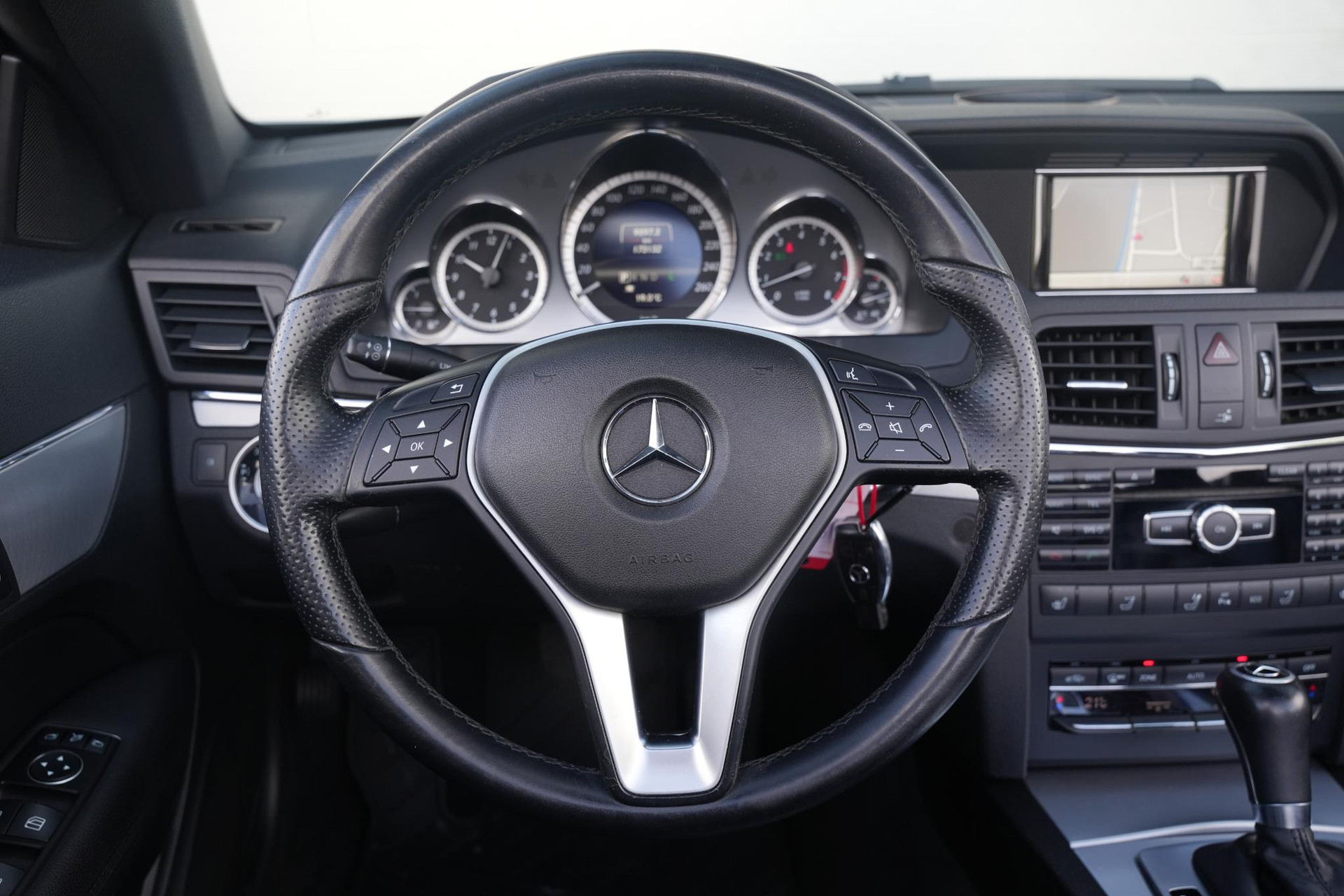 Mercedes-Benz E-Klasse Cabrio 200 CGI Elegance 2013 PALLADIUM SILVER METALLIC PAINT (792U) 8