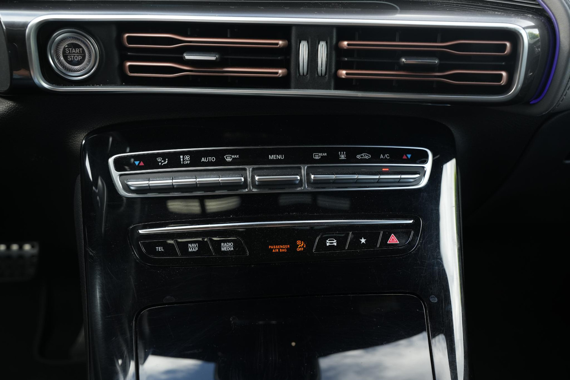 Mercedes-Benz EQC 400 4MATIC Premium Plus 80 kWh 2019 MANUFAKTUR selenite gray - Magno paintwork (297U) 29