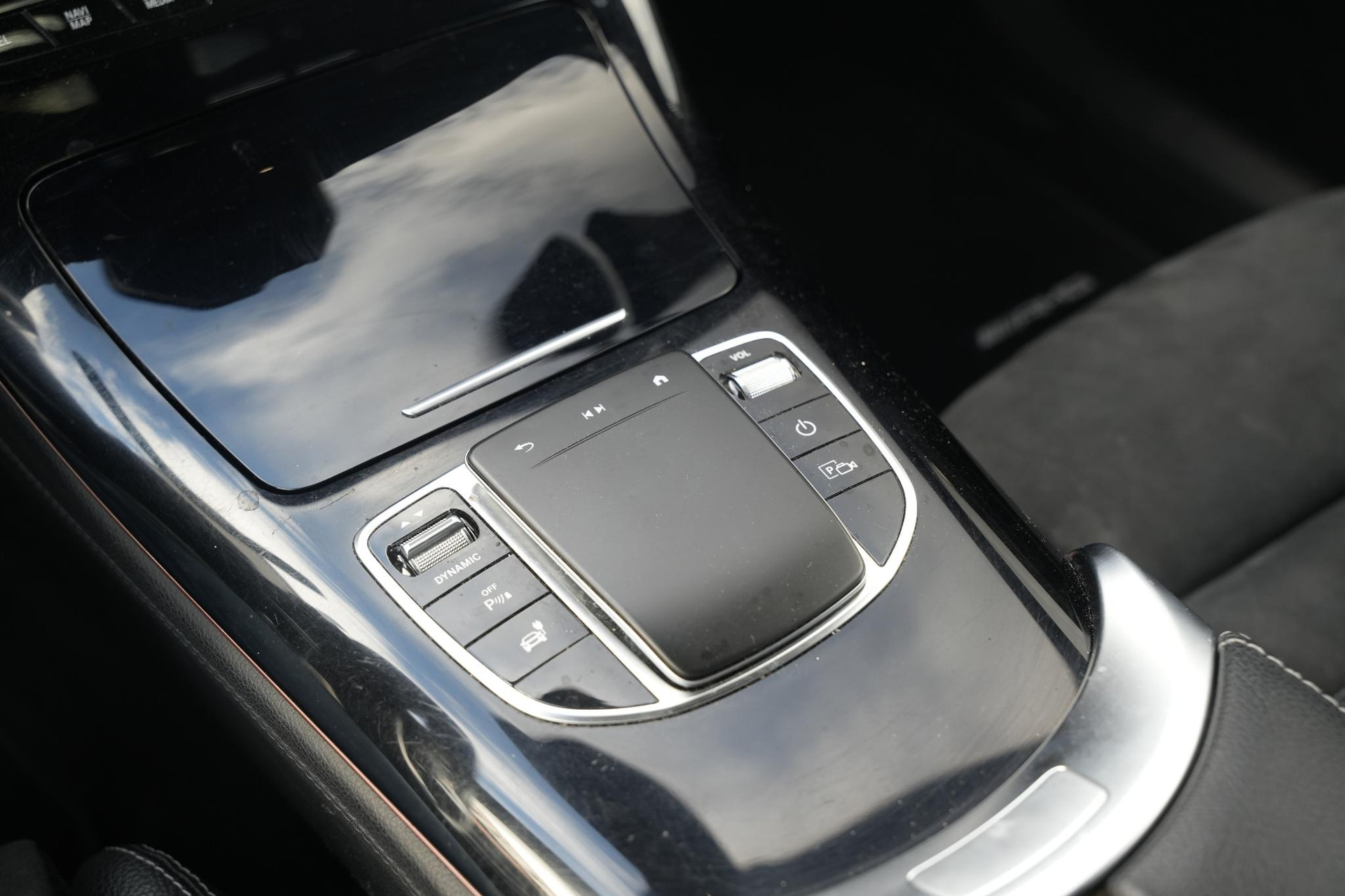 Mercedes-Benz EQC 400 4MATIC Premium Plus 80 kWh 2019 MANUFAKTUR selenite gray - Magno paintwork (297U) 30