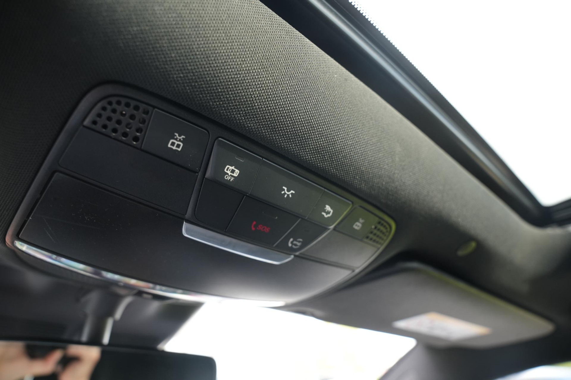 Mercedes-Benz EQC 400 4MATIC Premium Plus 80 kWh 2019 MANUFAKTUR selenite gray - Magno paintwork (297U) 39