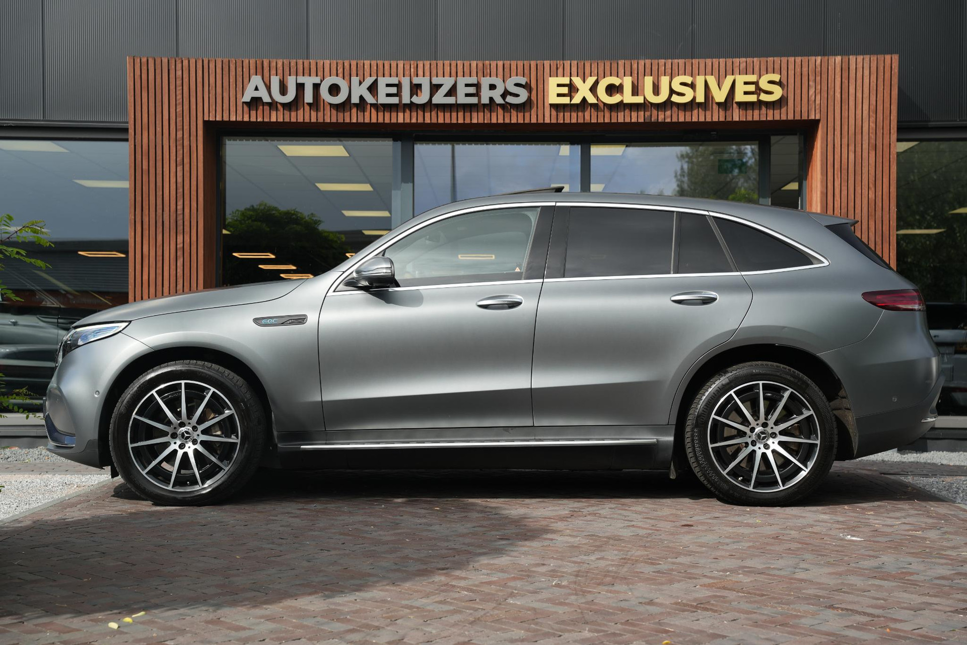 Mercedes-Benz EQC 400 4MATIC Premium Plus 80 kWh 2019 MANUFAKTUR selenite gray - Magno paintwork (297U) 7