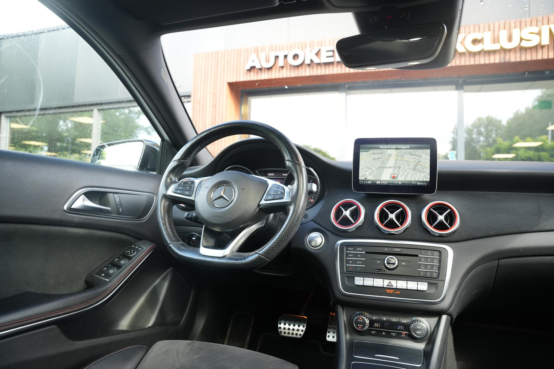 Mercedes-Benz GLA 200 Premium Plus 2018 POLAR WHITE (149U) 21
