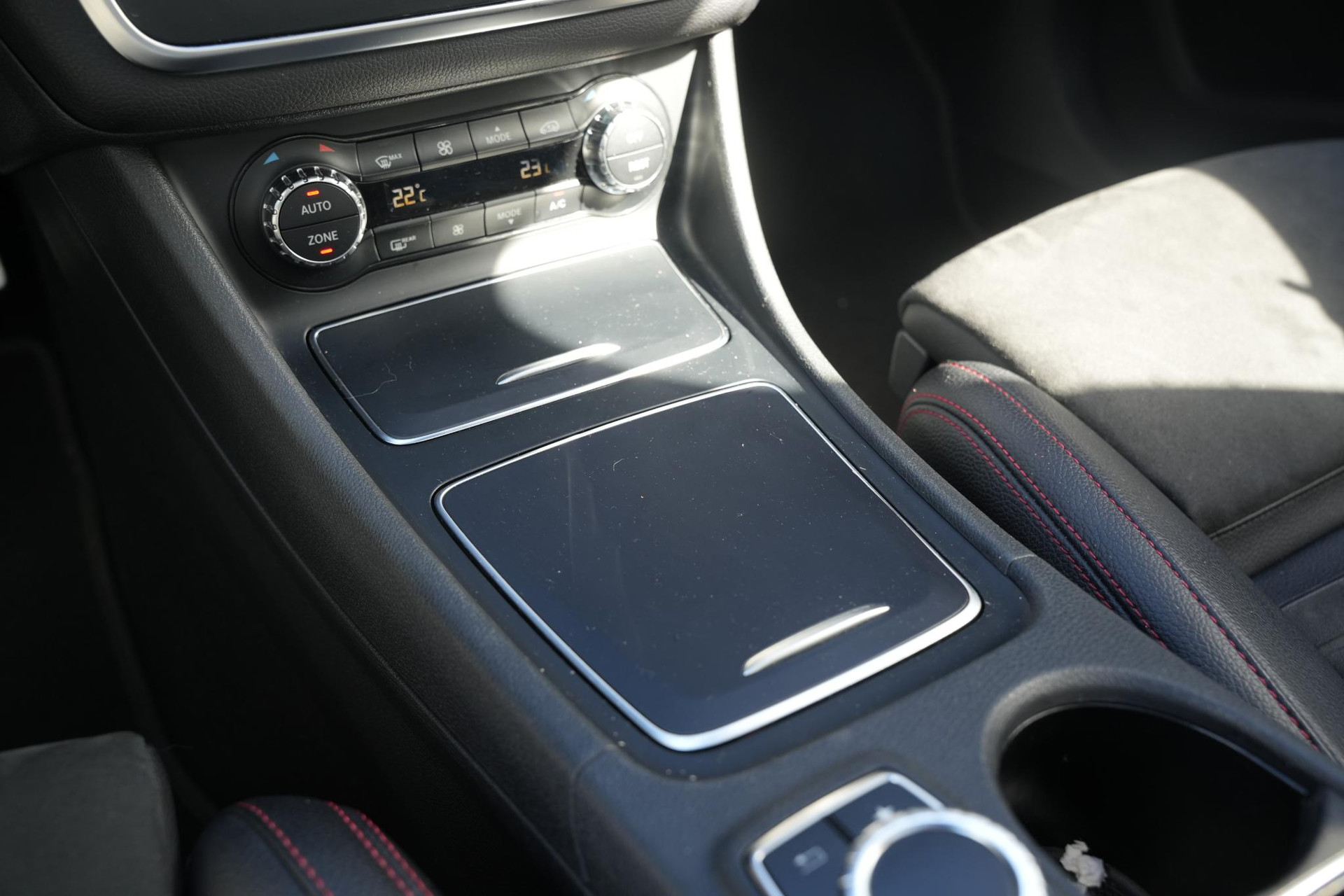Mercedes-Benz GLA 200 Premium Plus 2018 POLAR WHITE (149U) 26