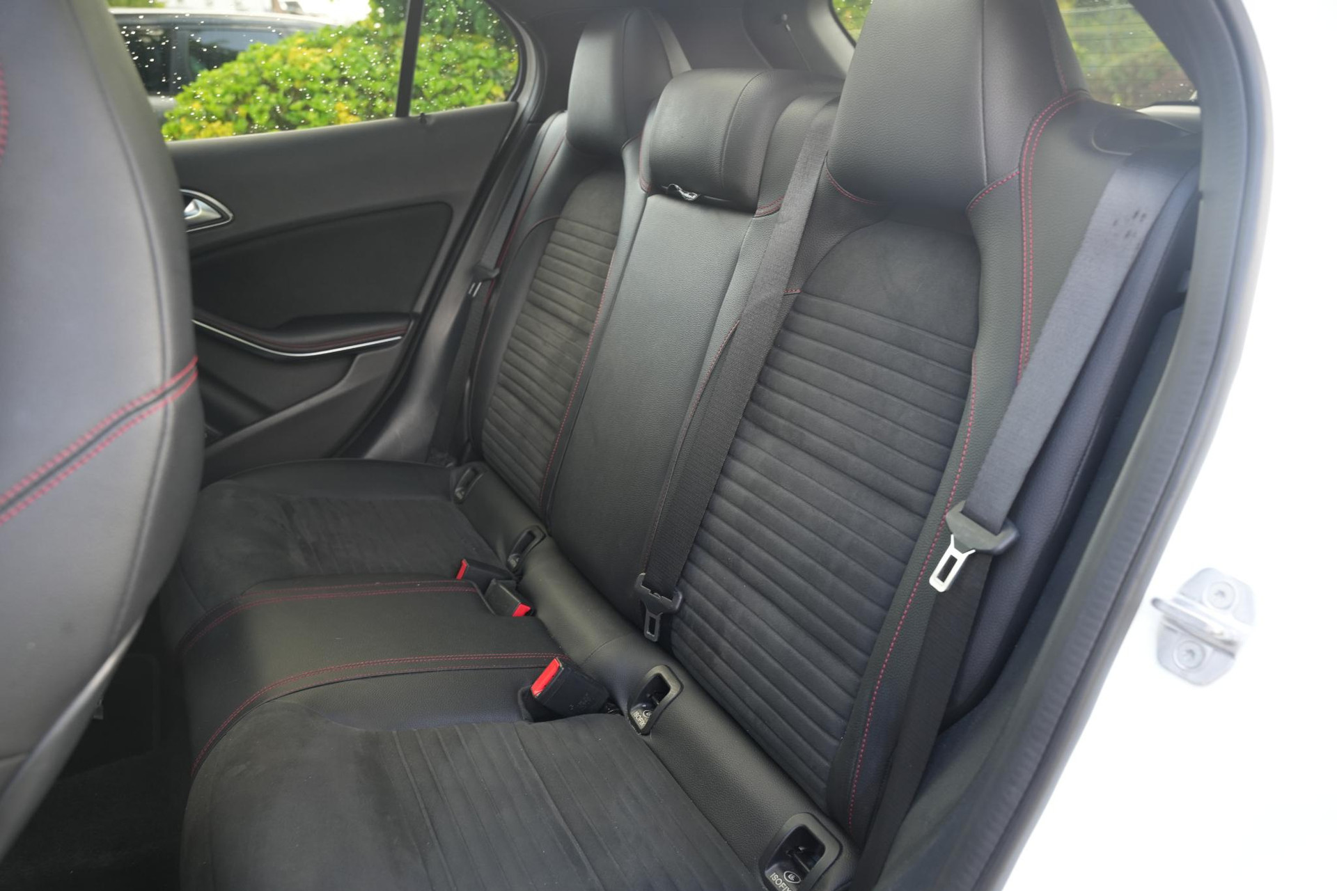 Mercedes-Benz GLA 200 Premium Plus 2018 POLAR WHITE (149U) 6