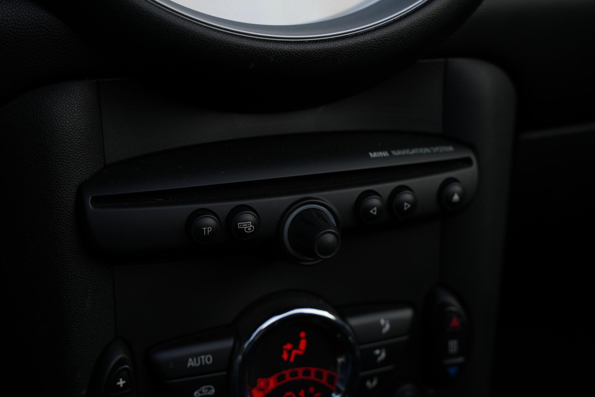 MINI Roadster 1.6 Cooper Chili 2013 Midnight black metallic 23
