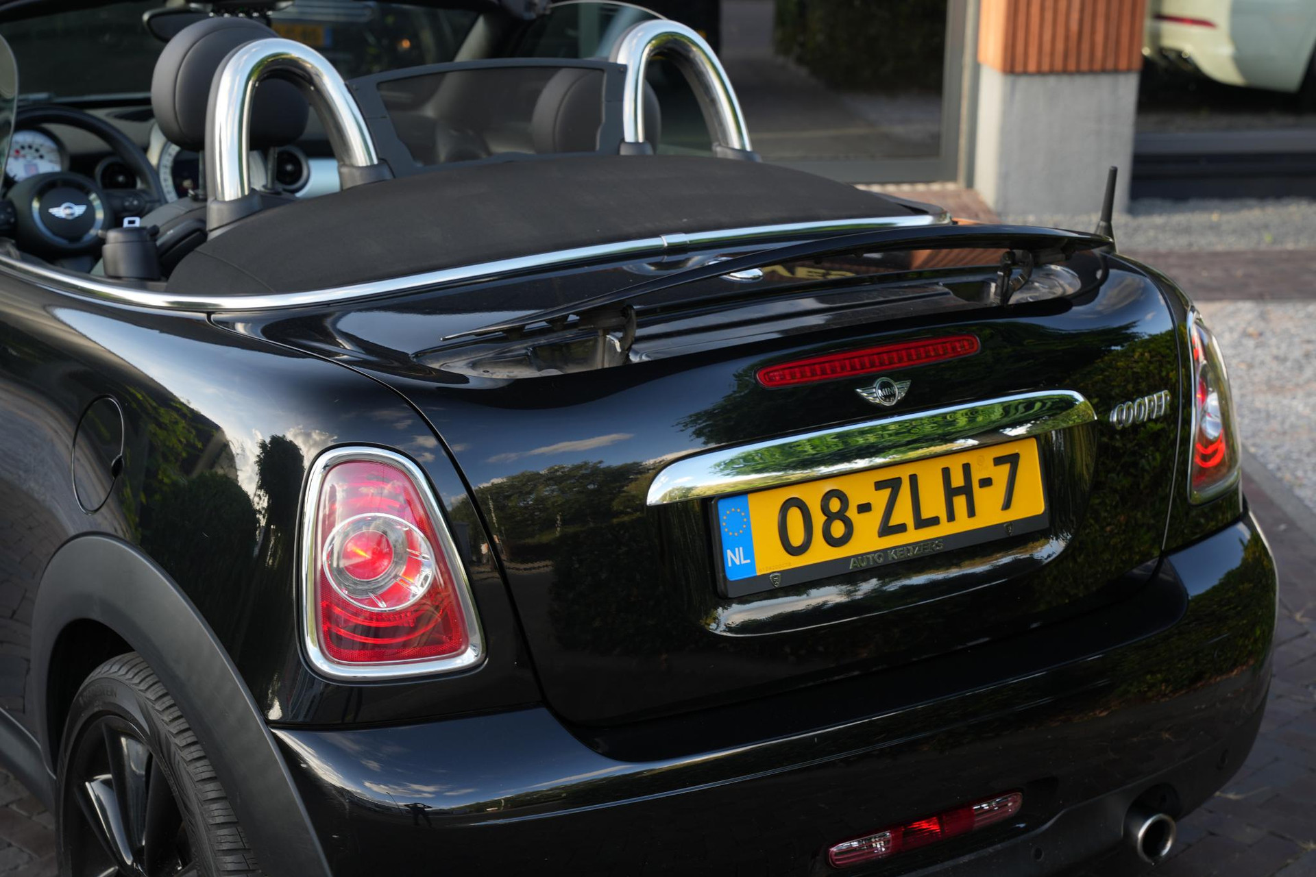 MINI Roadster 1.6 Cooper Chili 2013 Midnight black metallic 37