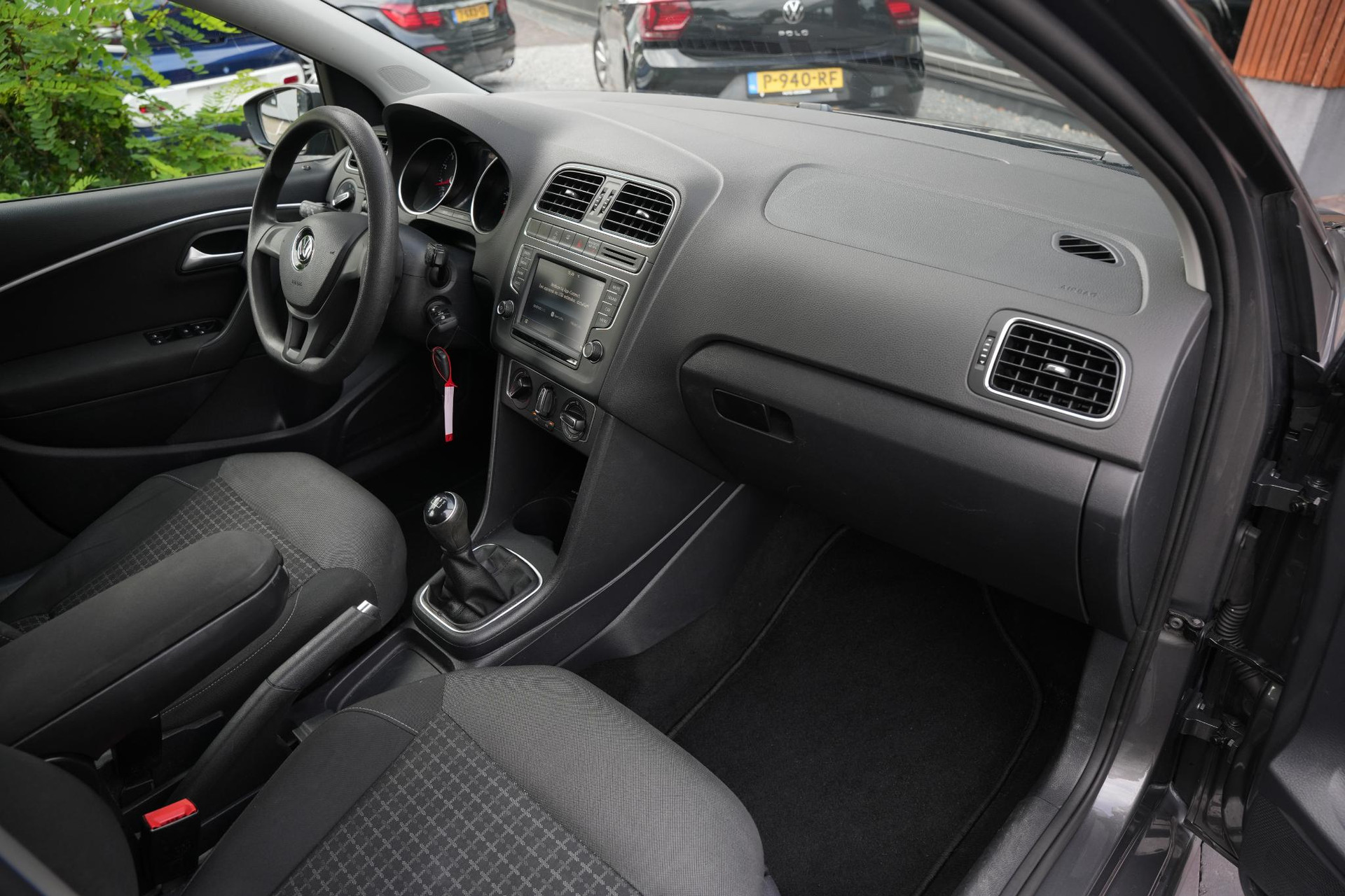 Volkswagen Polo 1.2 TSI Comfortline 2017 Pepper grey metallic 18