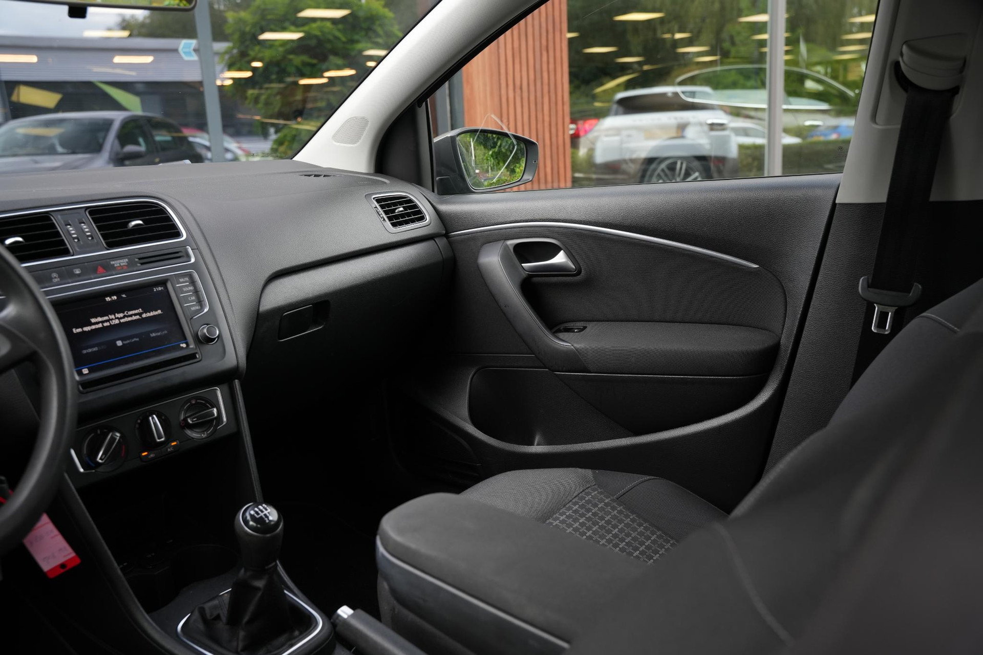 Volkswagen Polo 1.2 TSI Comfortline 2017 Pepper grey metallic 22
