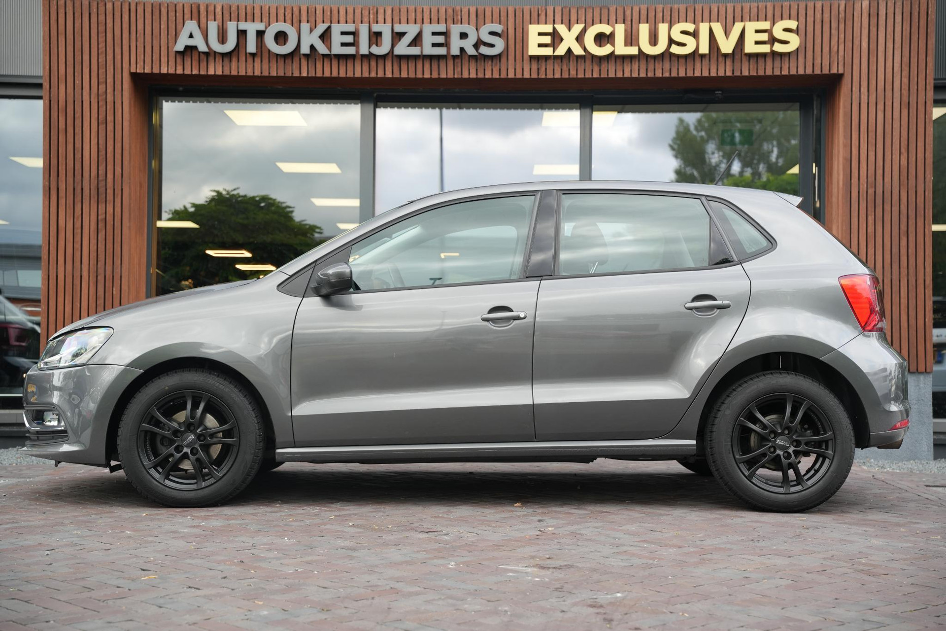 Volkswagen Polo 1.2 TSI Comfortline 2017 Pepper grey metallic 5