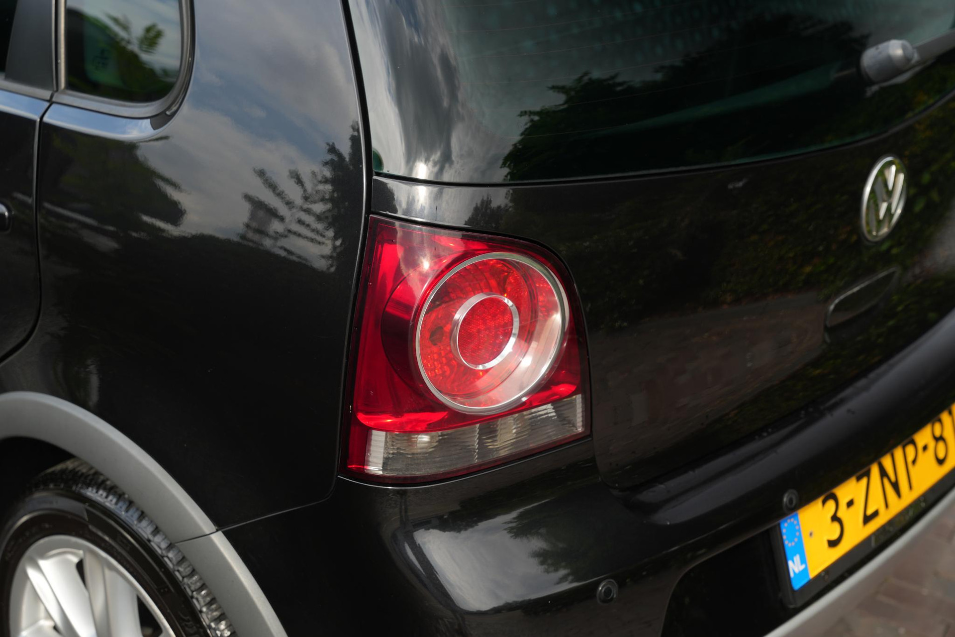 Volkswagen Polo 1.6-16V Comfortline 2007 Black magic pearl effect (Z4) 18