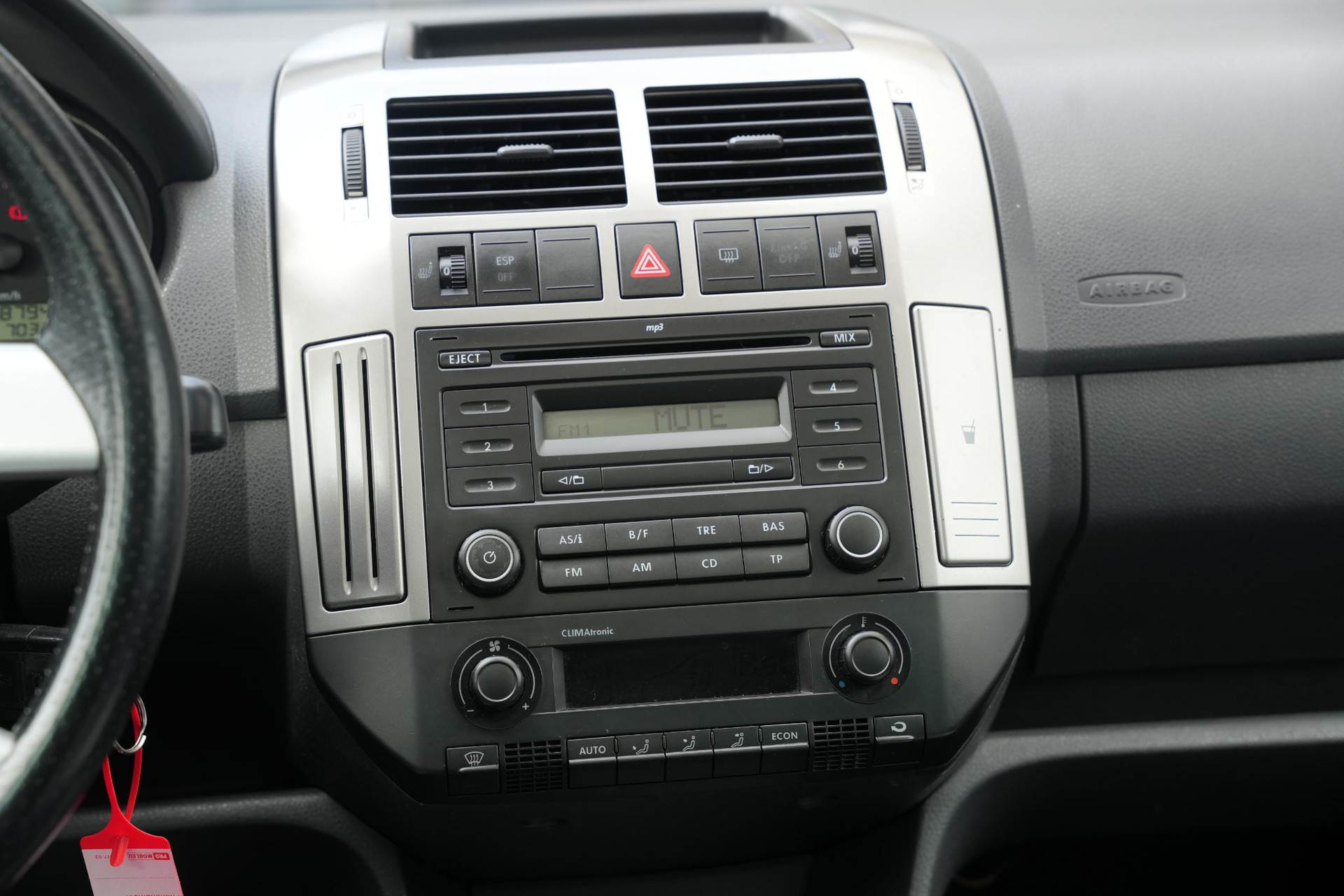 Volkswagen Polo 1.6-16V Comfortline 2007 Black magic pearl effect (Z4) 20
