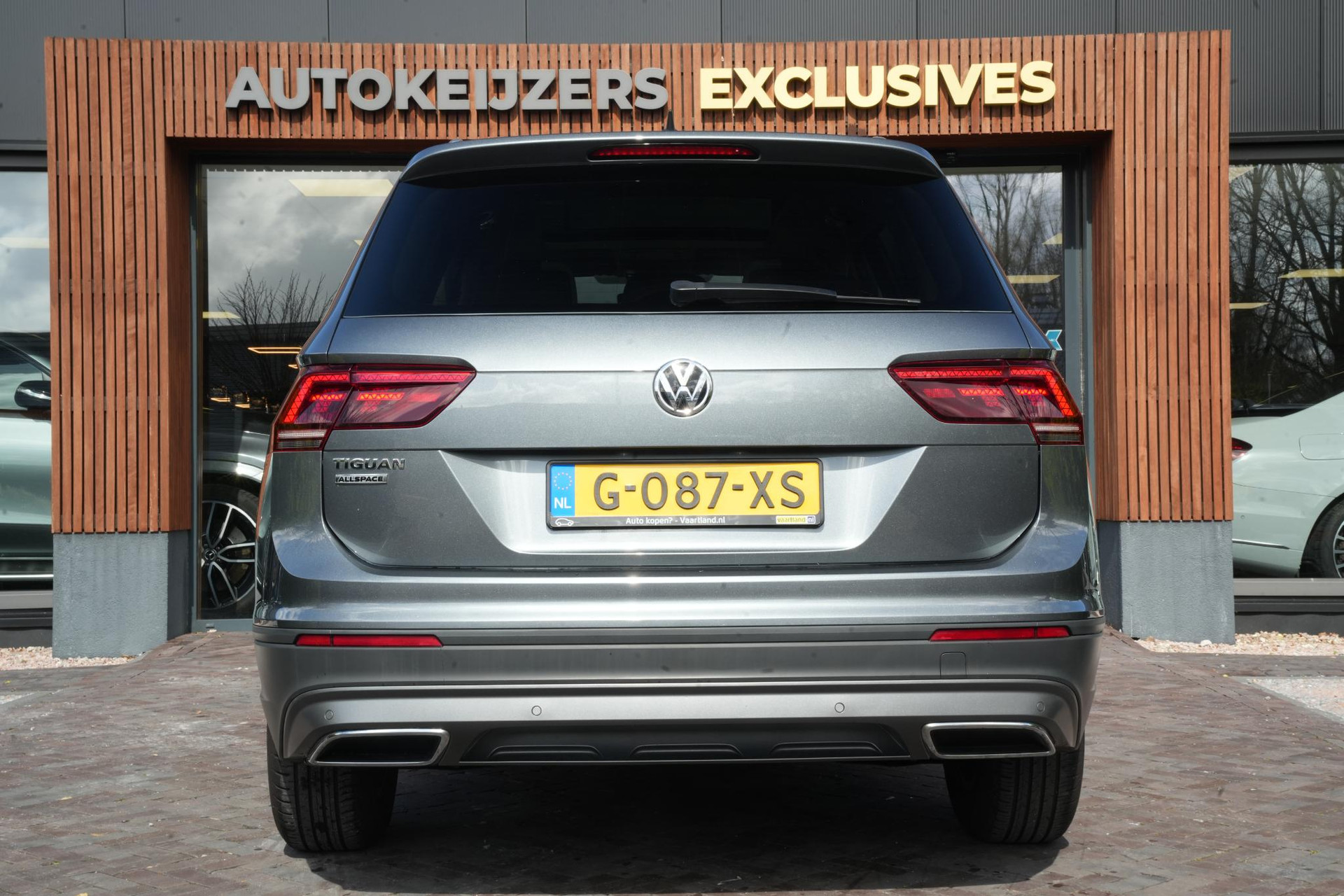 Volkswagen Tiguan Allspace 1.5 TSI Comfortline Business 2020 Platinum grey metallic 9