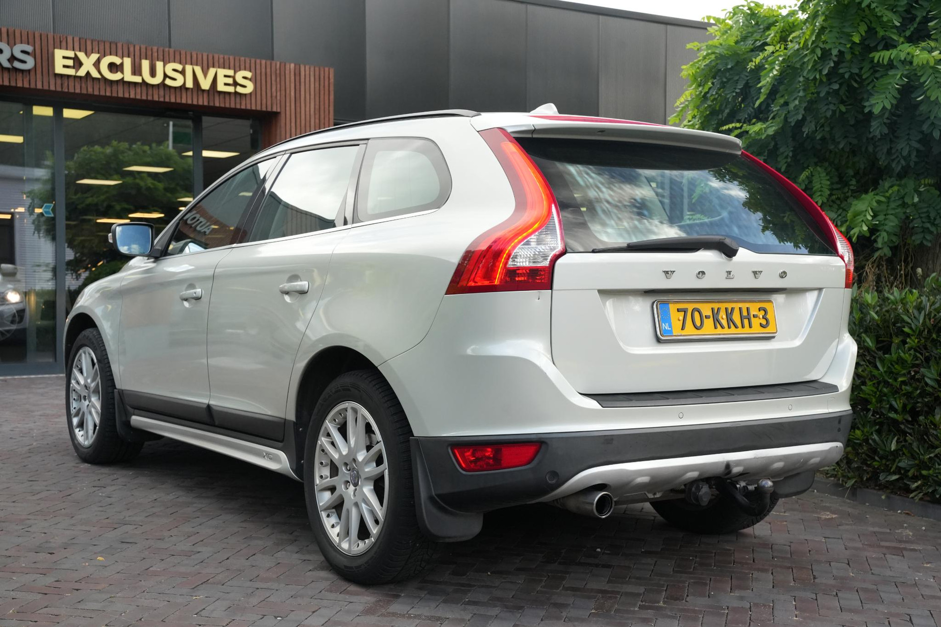 Volvo XC60 2.4D Momentum 2010 COSMIC WHITE (481) 16