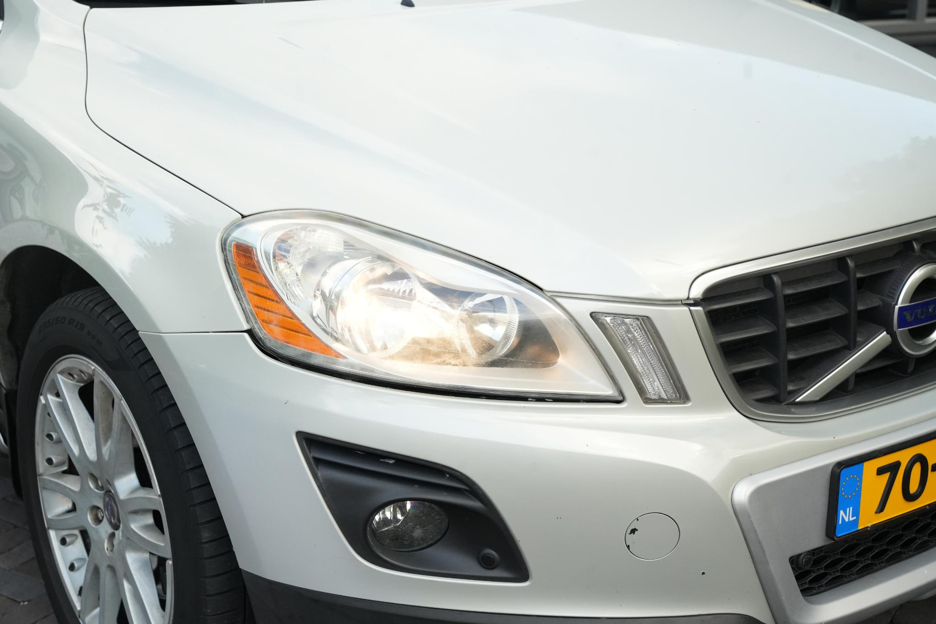 Volvo XC60 2.4D Momentum 2010 COSMIC WHITE (481) 9