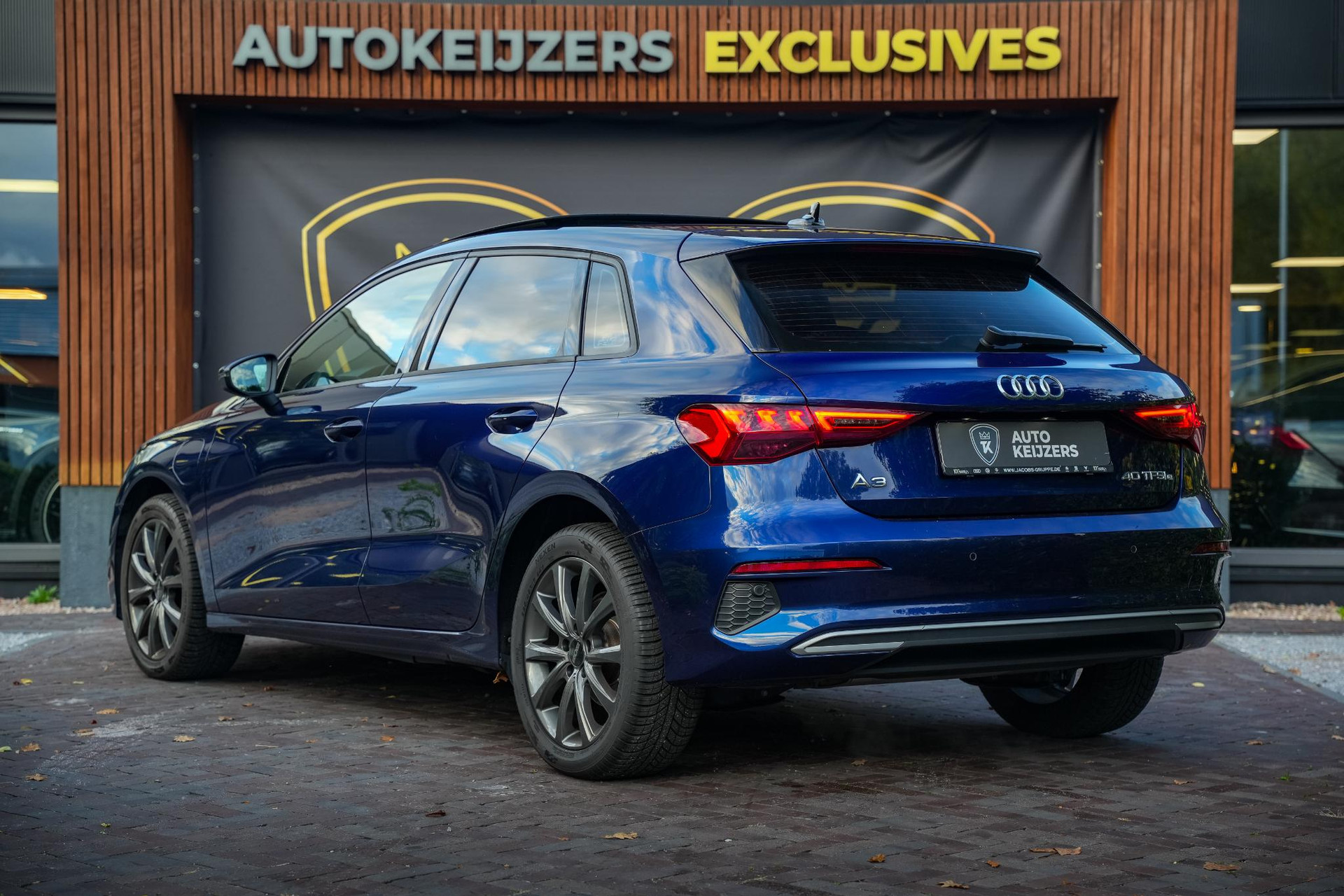 Audi A3 Sportback 40 TFSI e Edition 2022 Navarra blue metallic (2D) 6