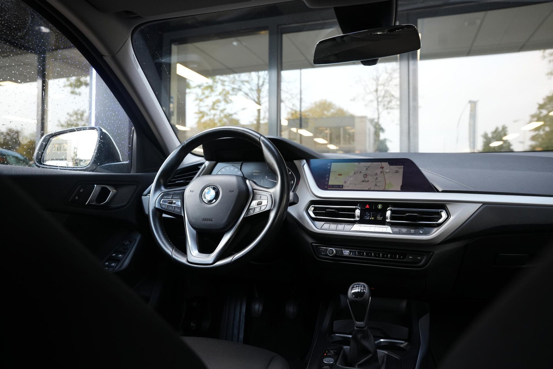 BMW 1-serie 118d High Executive 2020  19