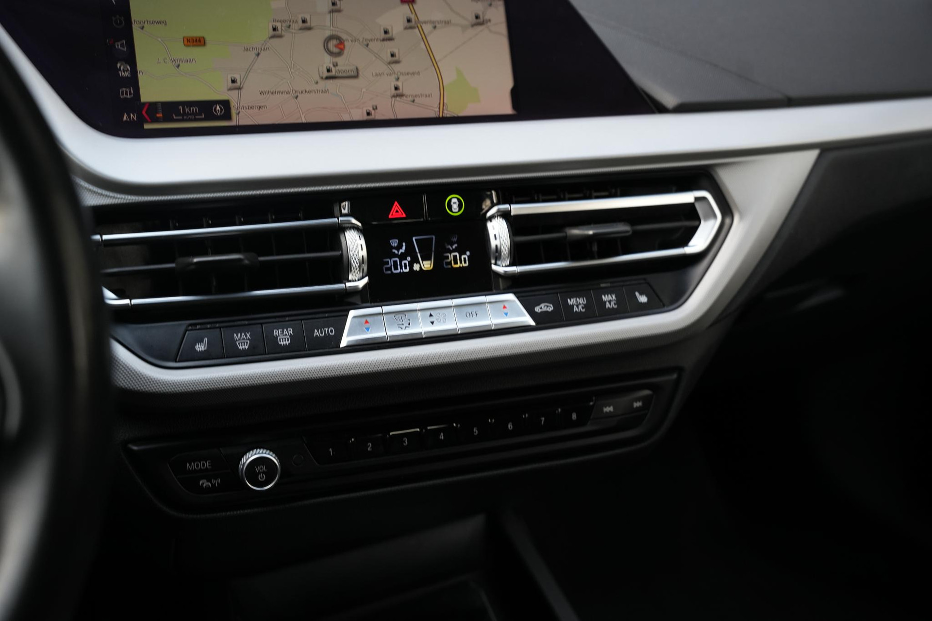 BMW 1-serie 118d High Executive 2020  24