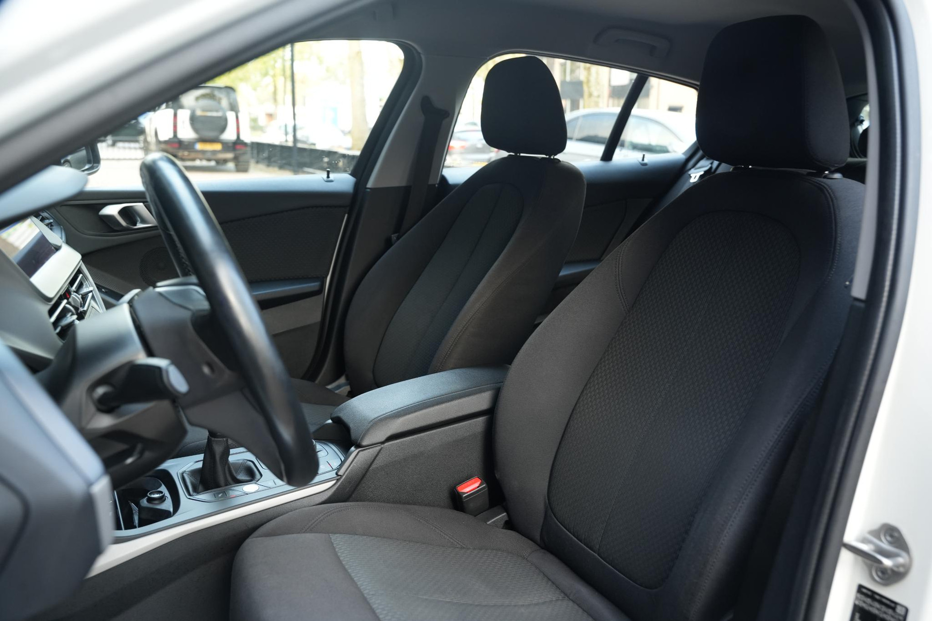 BMW 1-serie 118d High Executive 2020  4