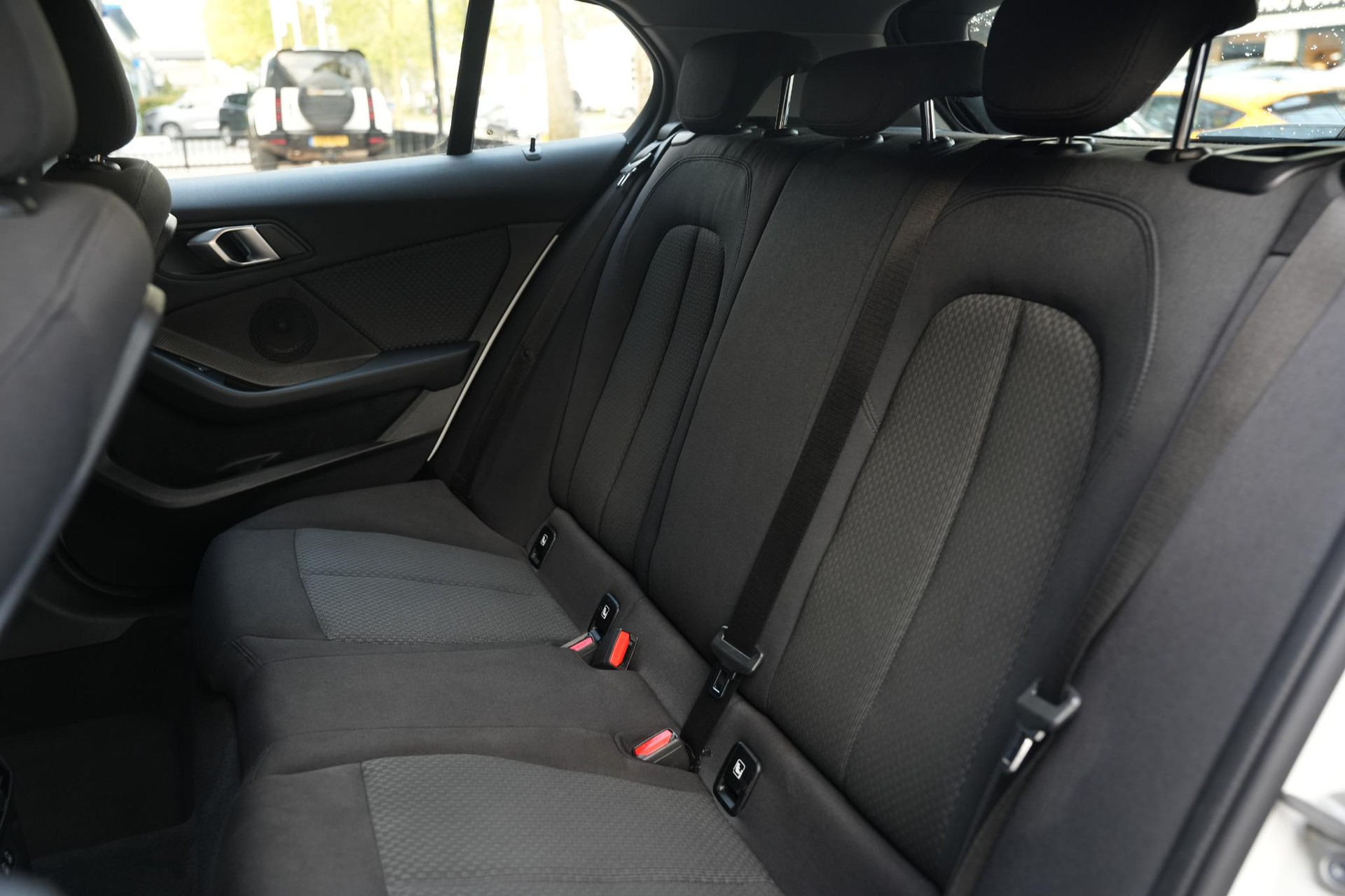 BMW 1-serie 118d High Executive 2020  6