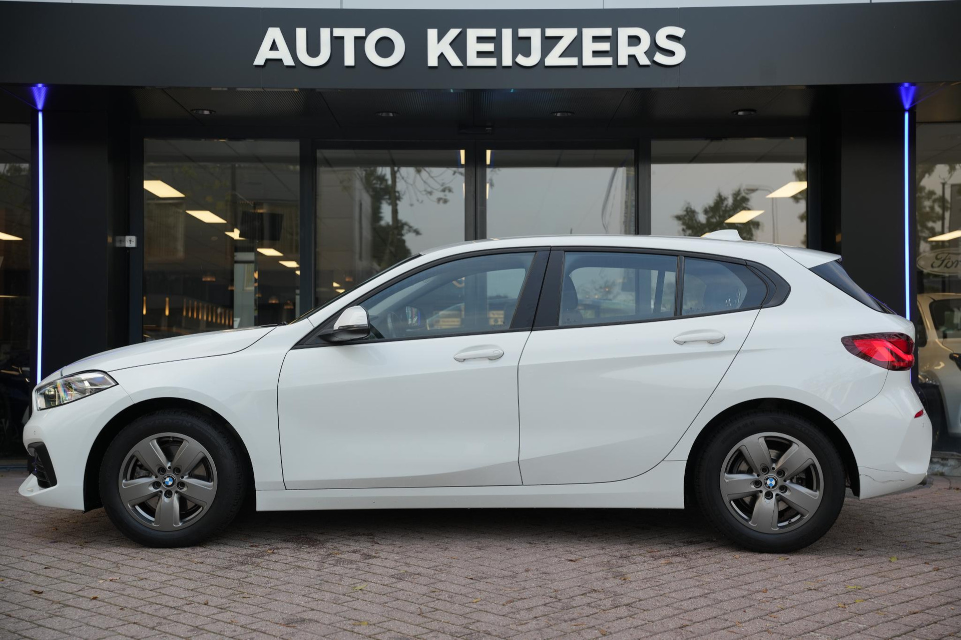 BMW 1-serie 118d High Executive 2020  7