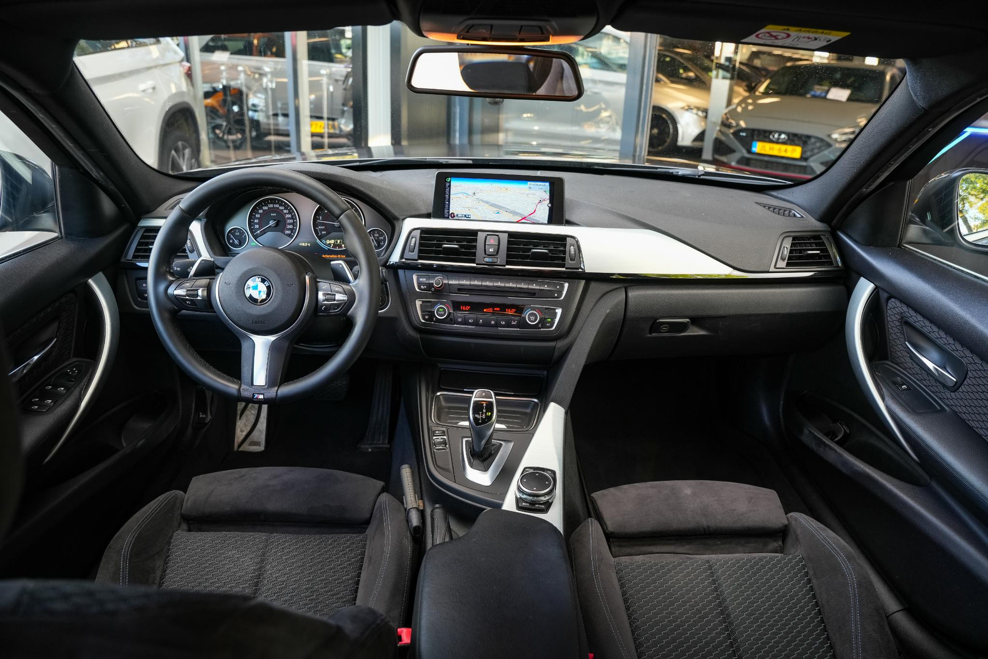 BMW 3 Serie Touring 320i Executive 2015 Mineralgrau metallic 2