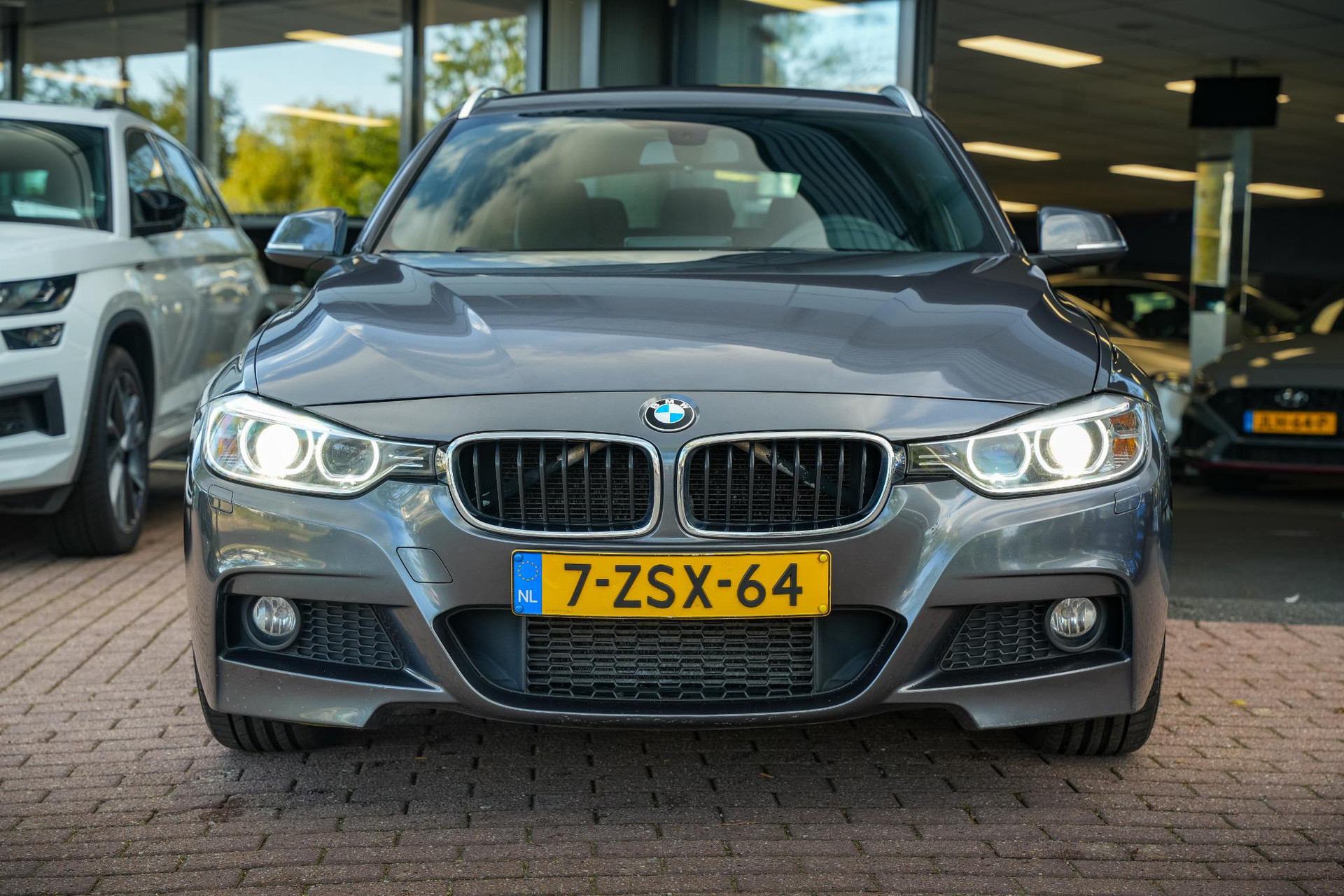 BMW 3 Serie Touring 320i Executive 2015 Mineralgrau metallic 3