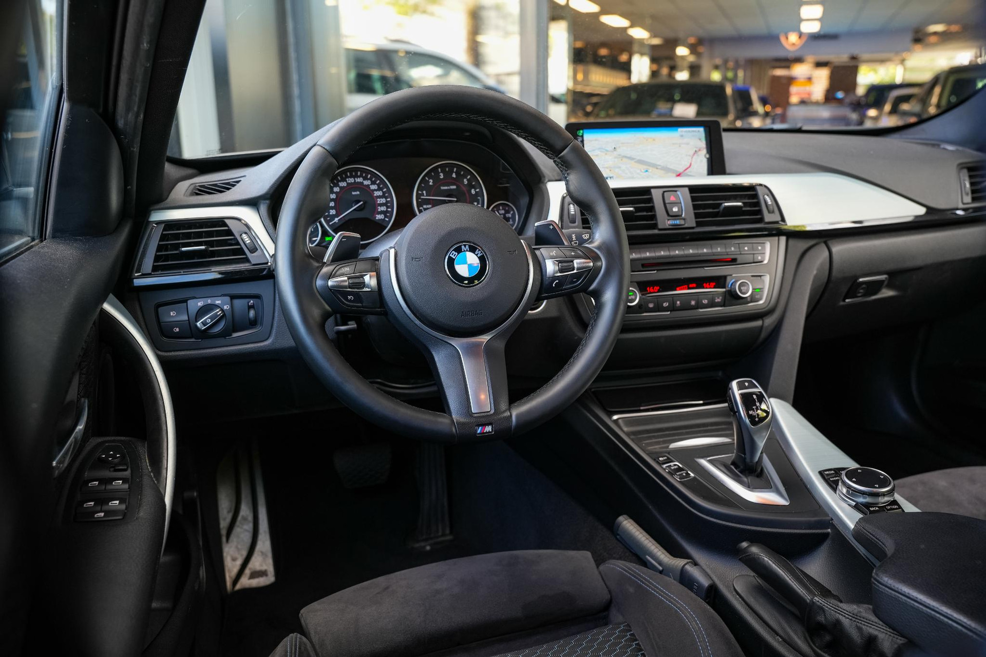 BMW 3 Serie Touring 320i Executive 2015 Mineralgrau metallic 4