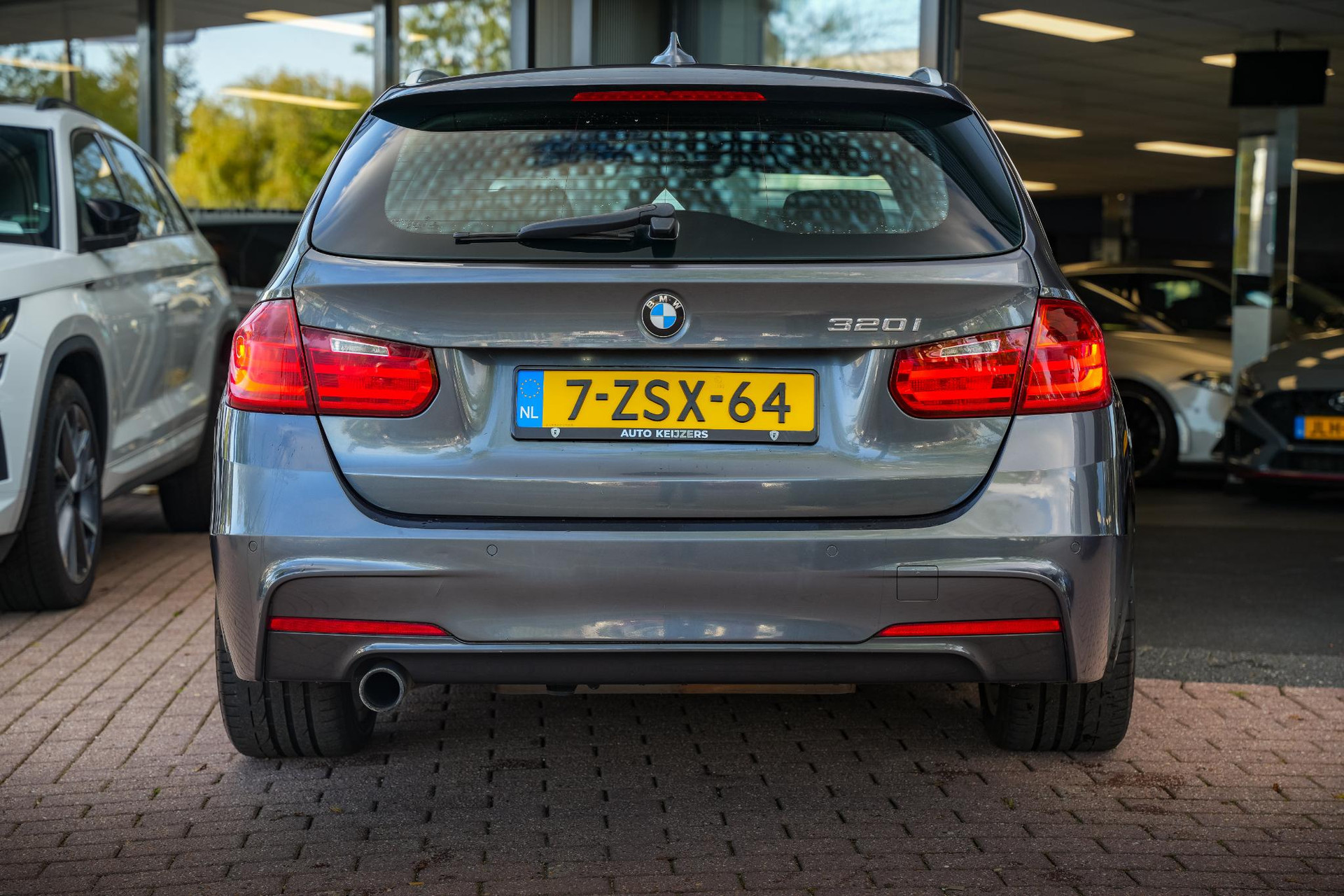 BMW 3 Serie Touring 320i Executive 2015 Mineralgrau metallic 9