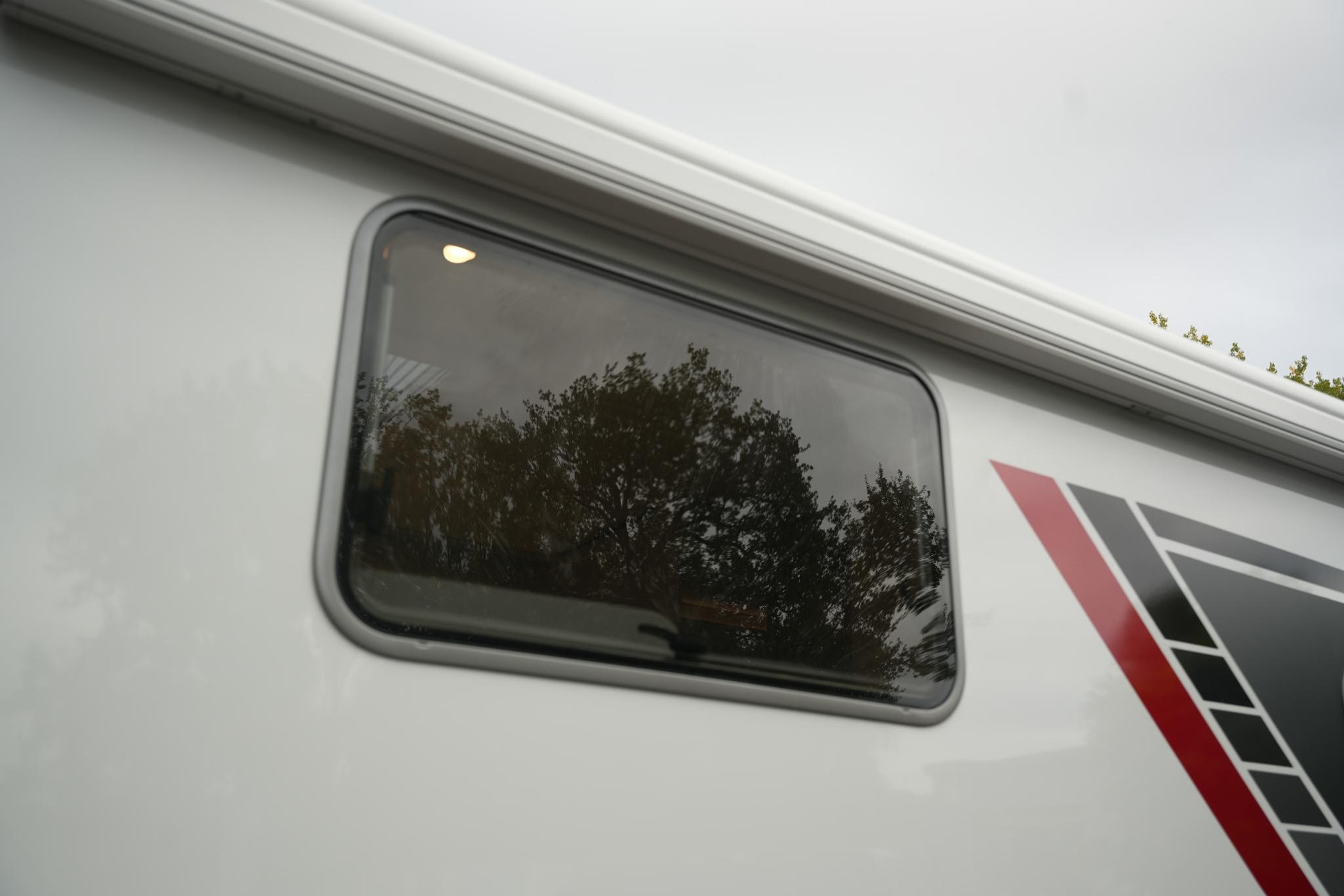 Bürstner  Lineo T 690 G 2024  18