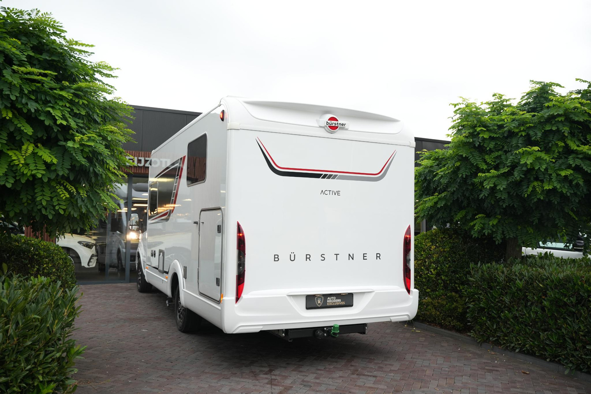 Bürstner  Lineo T 690 G 2024  3